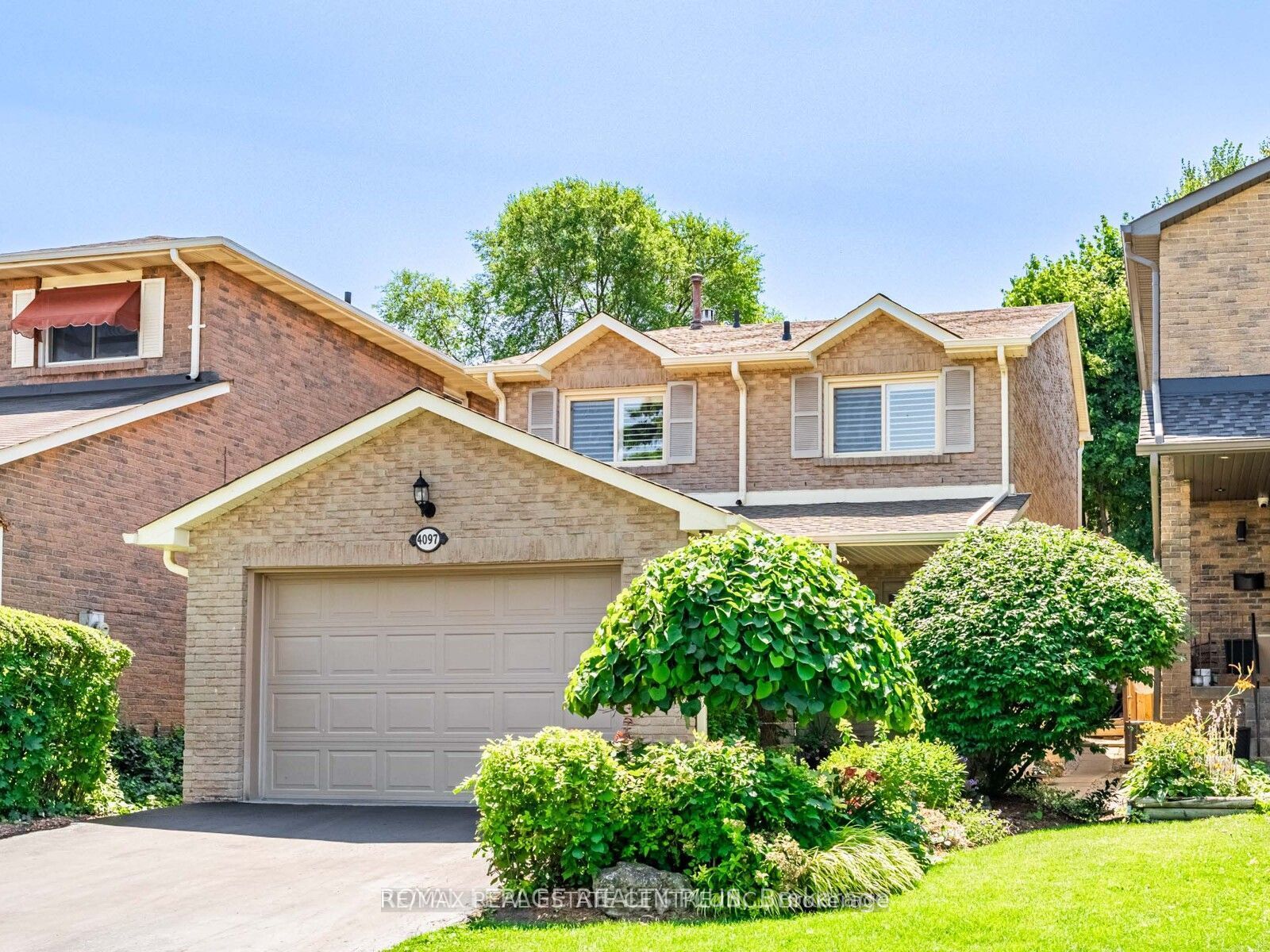 4079 Trapper Crescent Main, Mississauga, ON L5L 3A7 photo 2