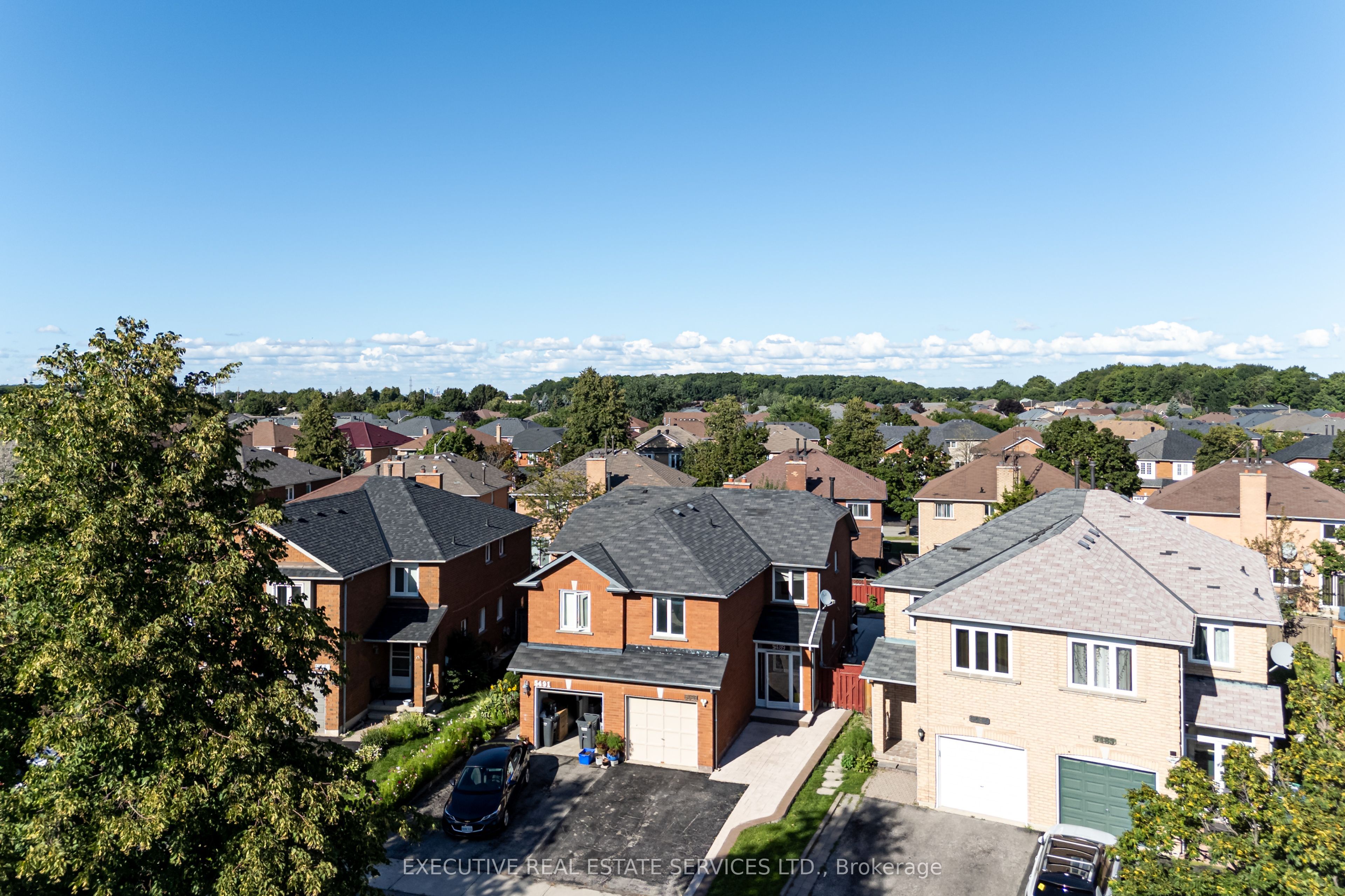 5489 Cosmic Crescent, Mississauga, ON L4Z 3R8 photo 3