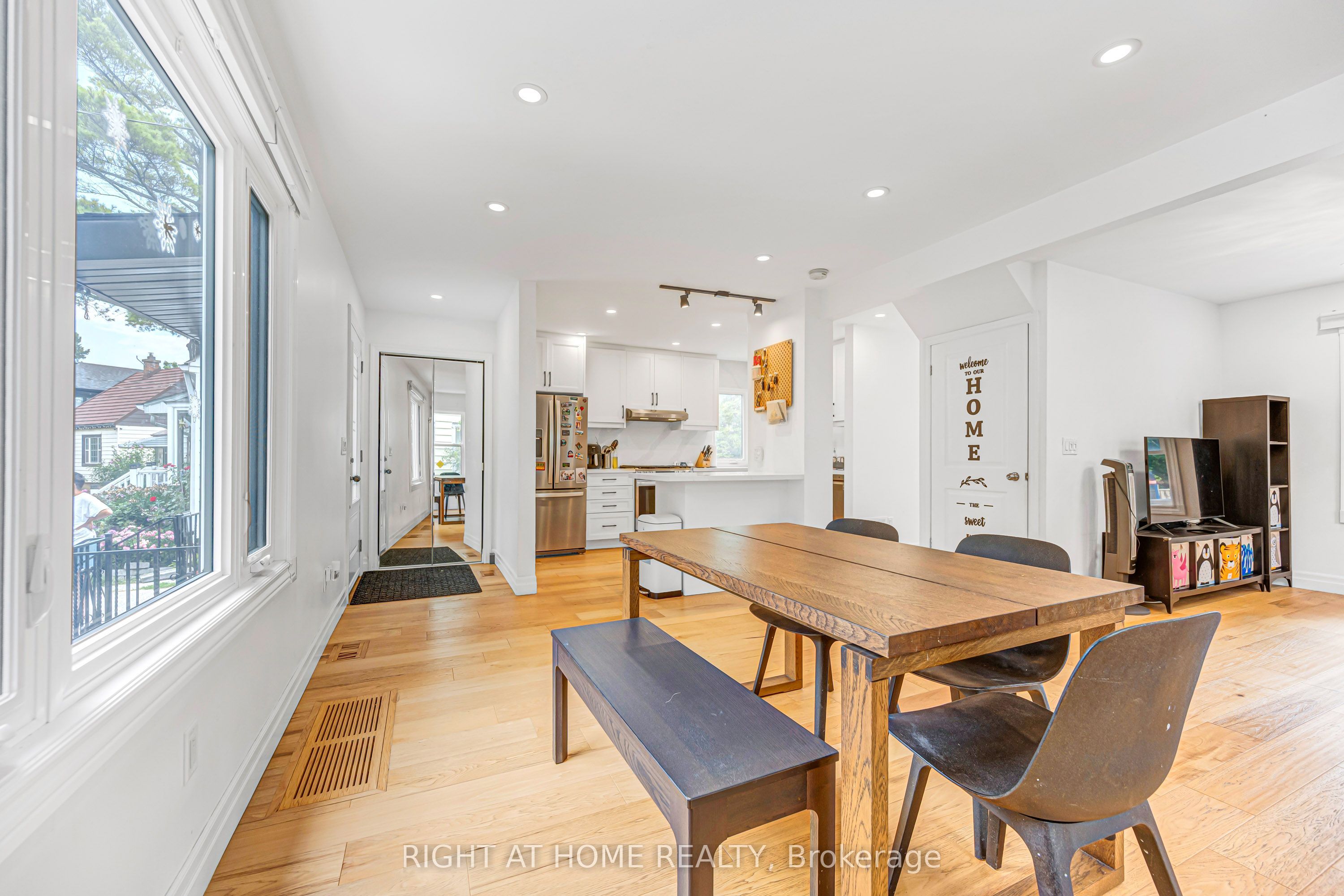 121 Hearst Circle, Toronto, ON M6M 2V4 photo 5