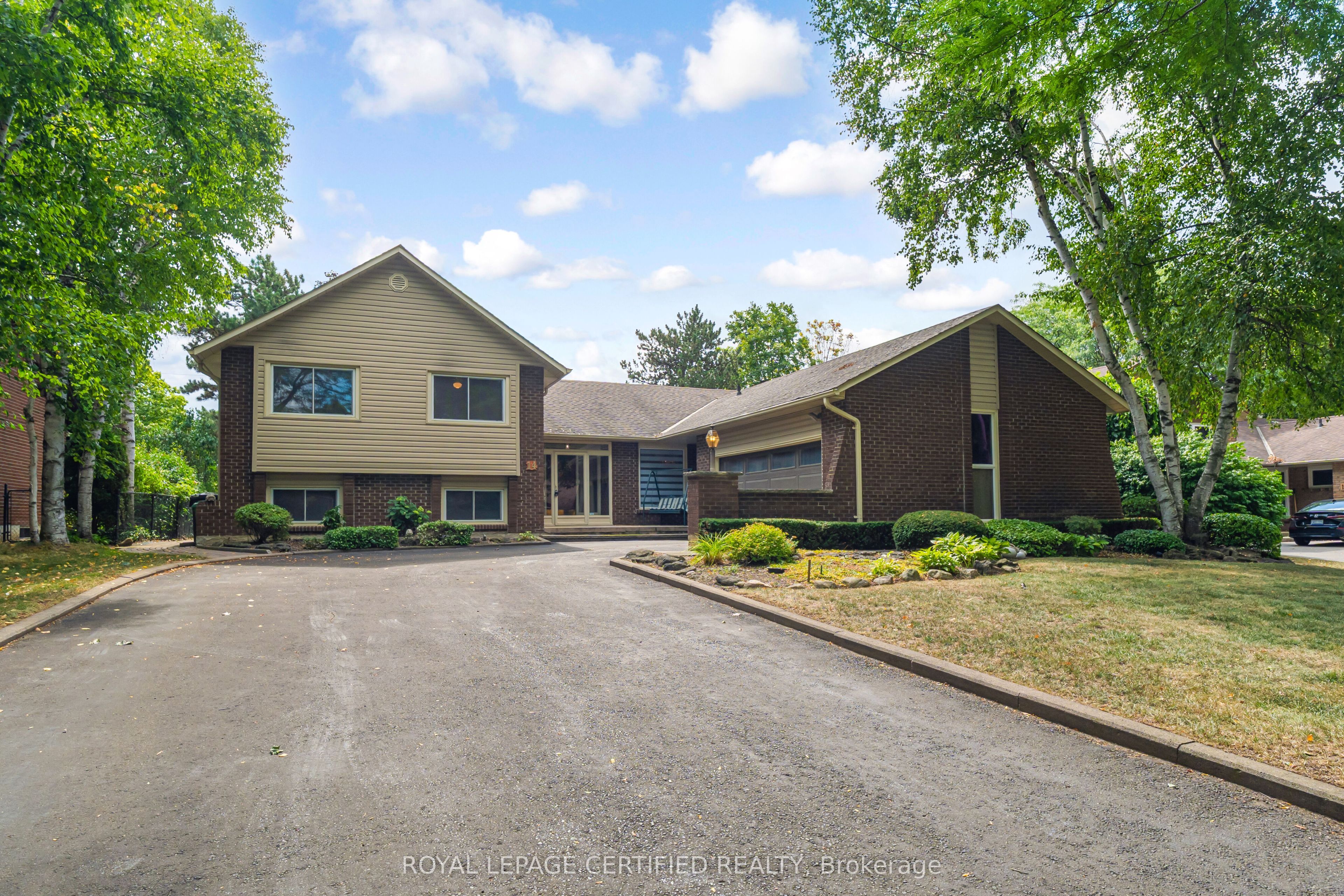 14 Broomfield Court, Brampton, ON L6Z 1T5