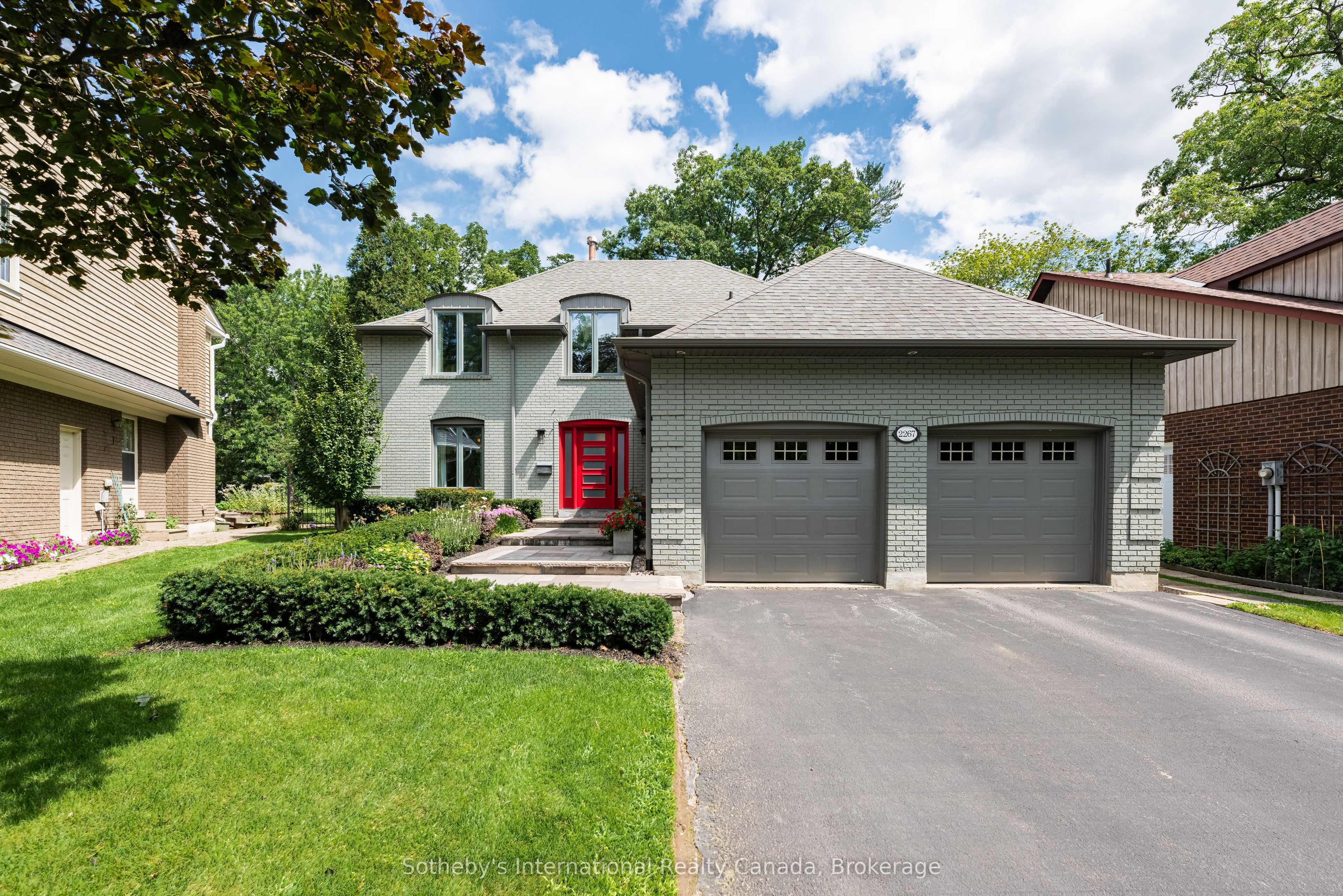 2267 Cedarberry Court, Oakville, ON L6J 6E5