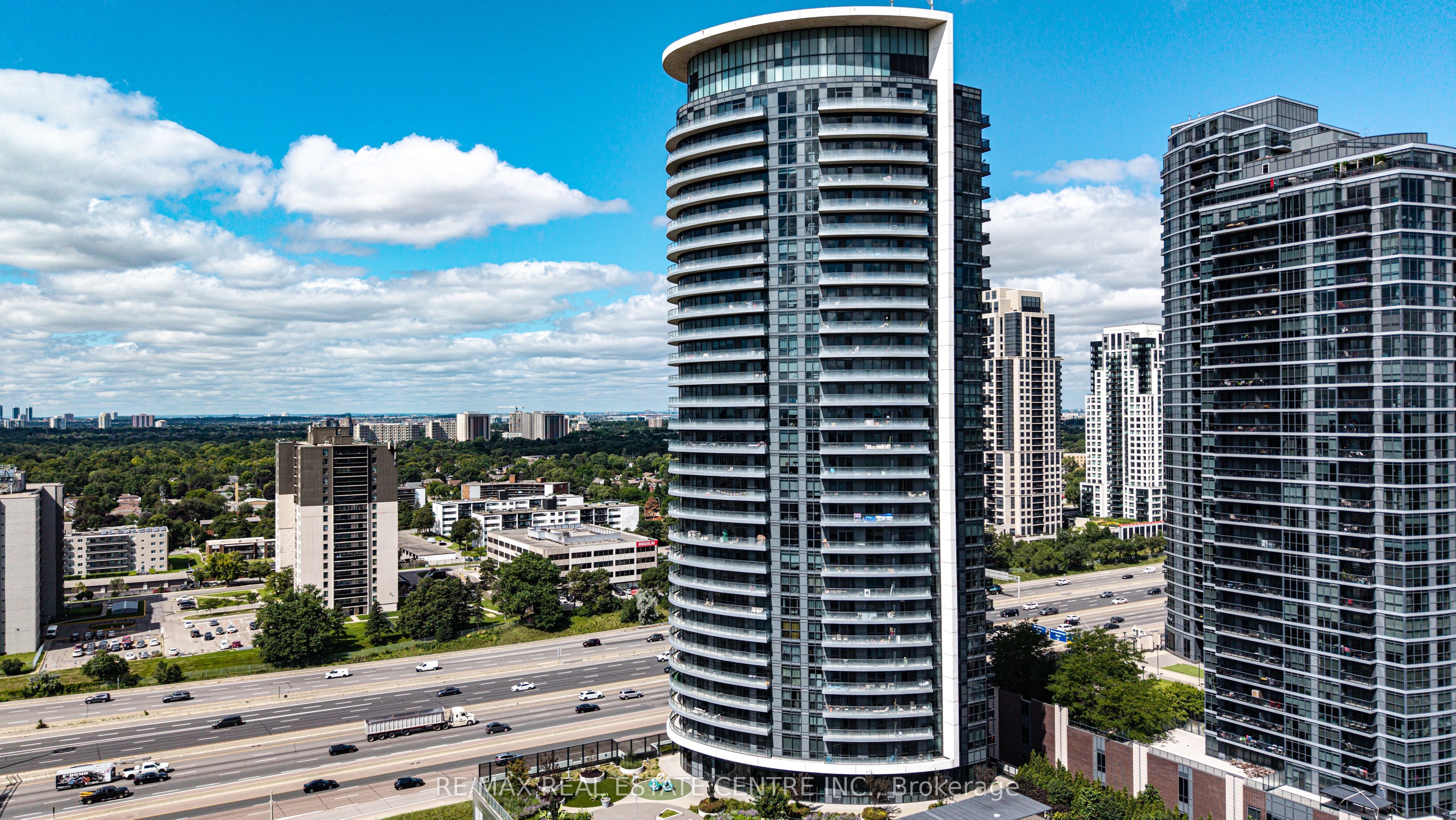 30 Gibbs Road 2608, Toronto, ON M9B 0E4