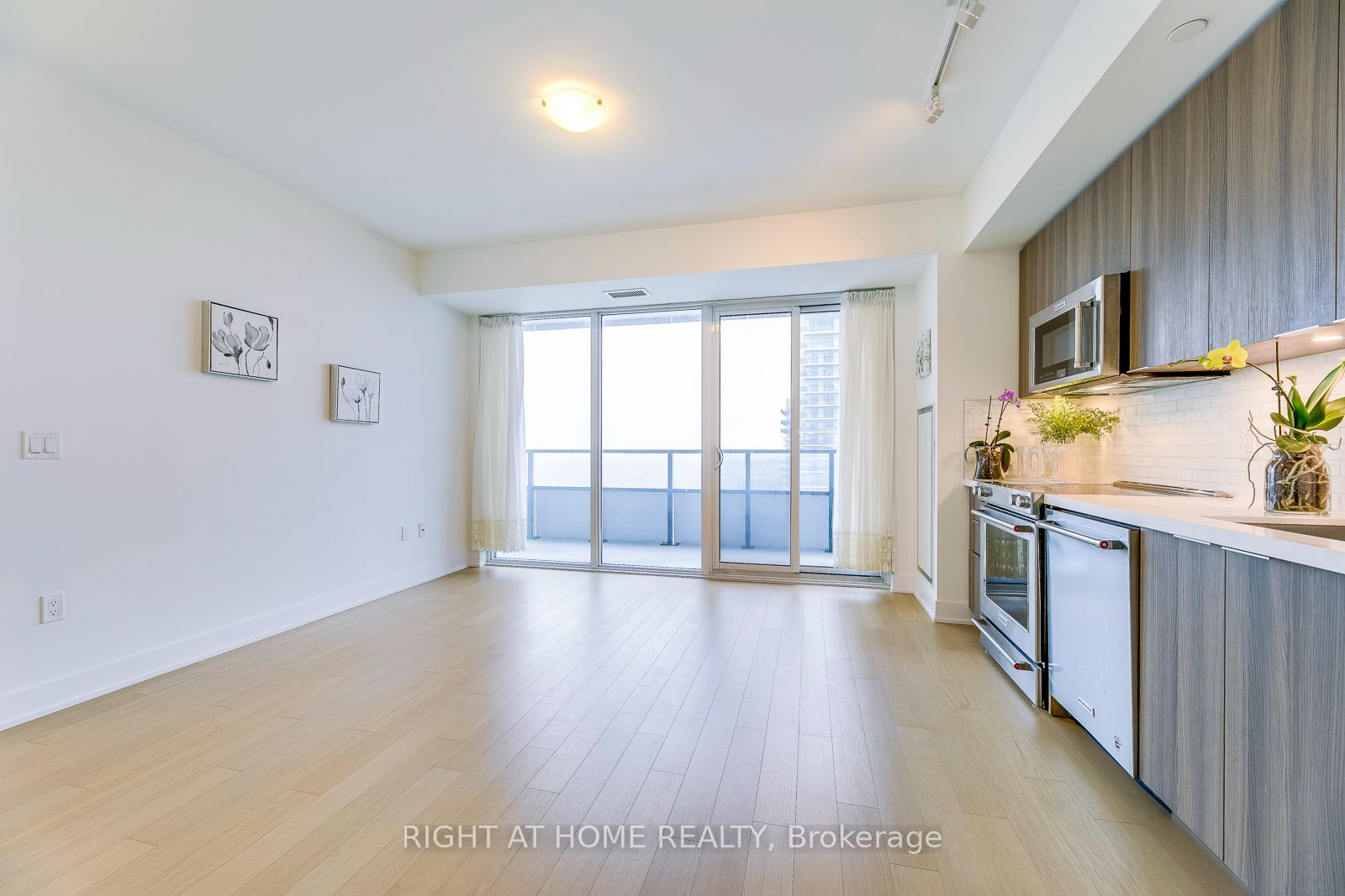 30 Shore Breeze Drive 4611, Toronto, ON M8V 0J1 photo 5