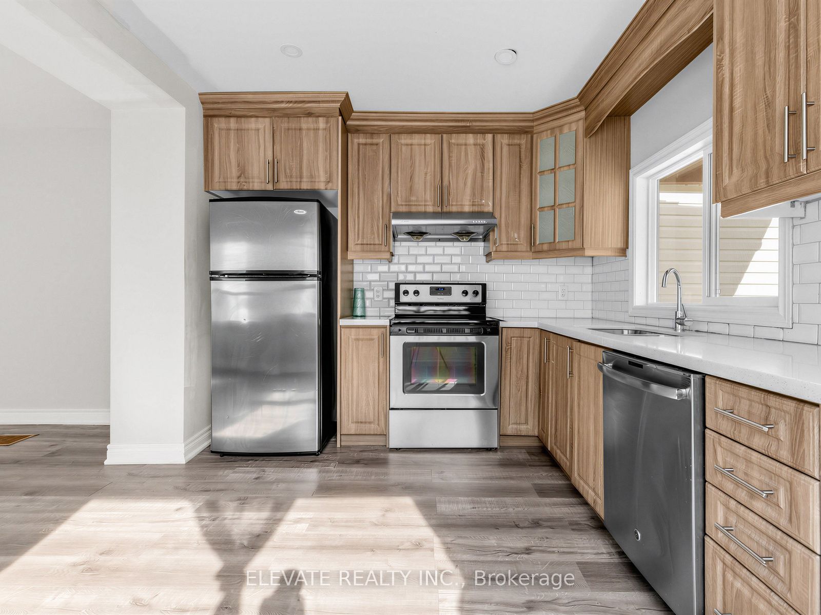 11 Rowntree Avenue, Toronto, ON M6N 1R4 photo 3