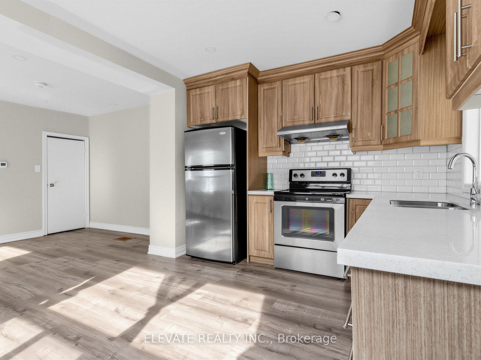 11 Rowntree Avenue, Toronto, ON M6N 1R4 photo 4