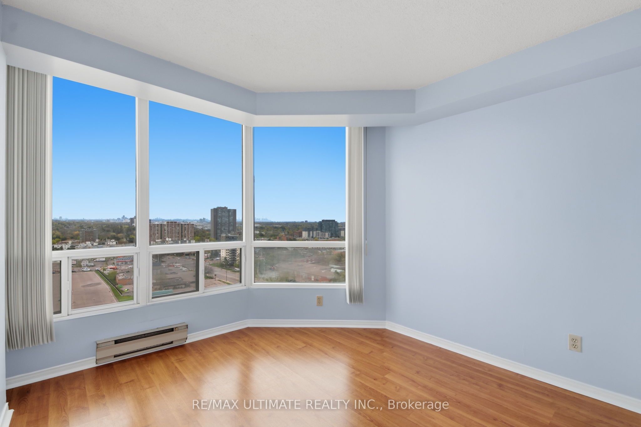 115 Hillcrest Avenue 1614, Mississauga, ON L5B 3Y9