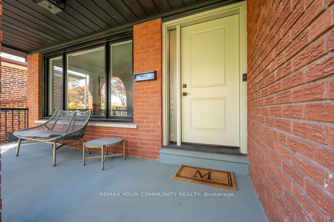 19 Hamer Boulevard, Toronto, ON M9R 4A8 photo 2