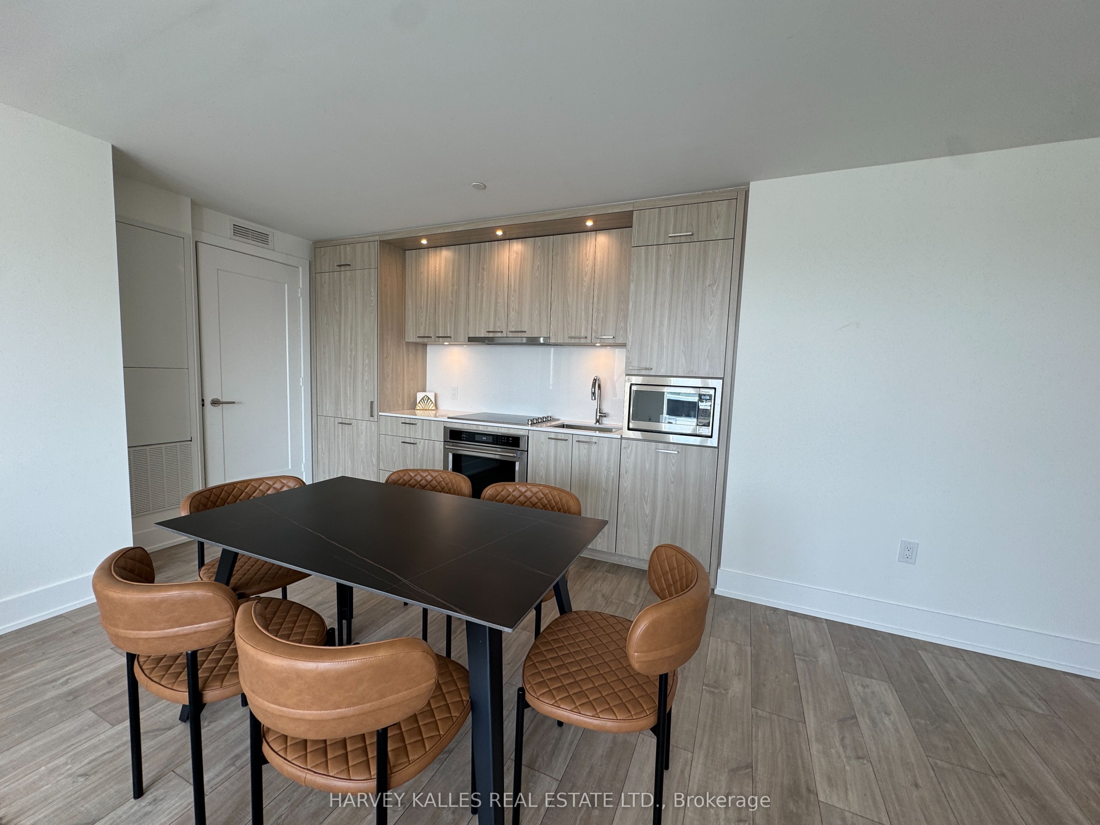 858 Dupont Street 729, Toronto, ON M6G 0C1 photo 2