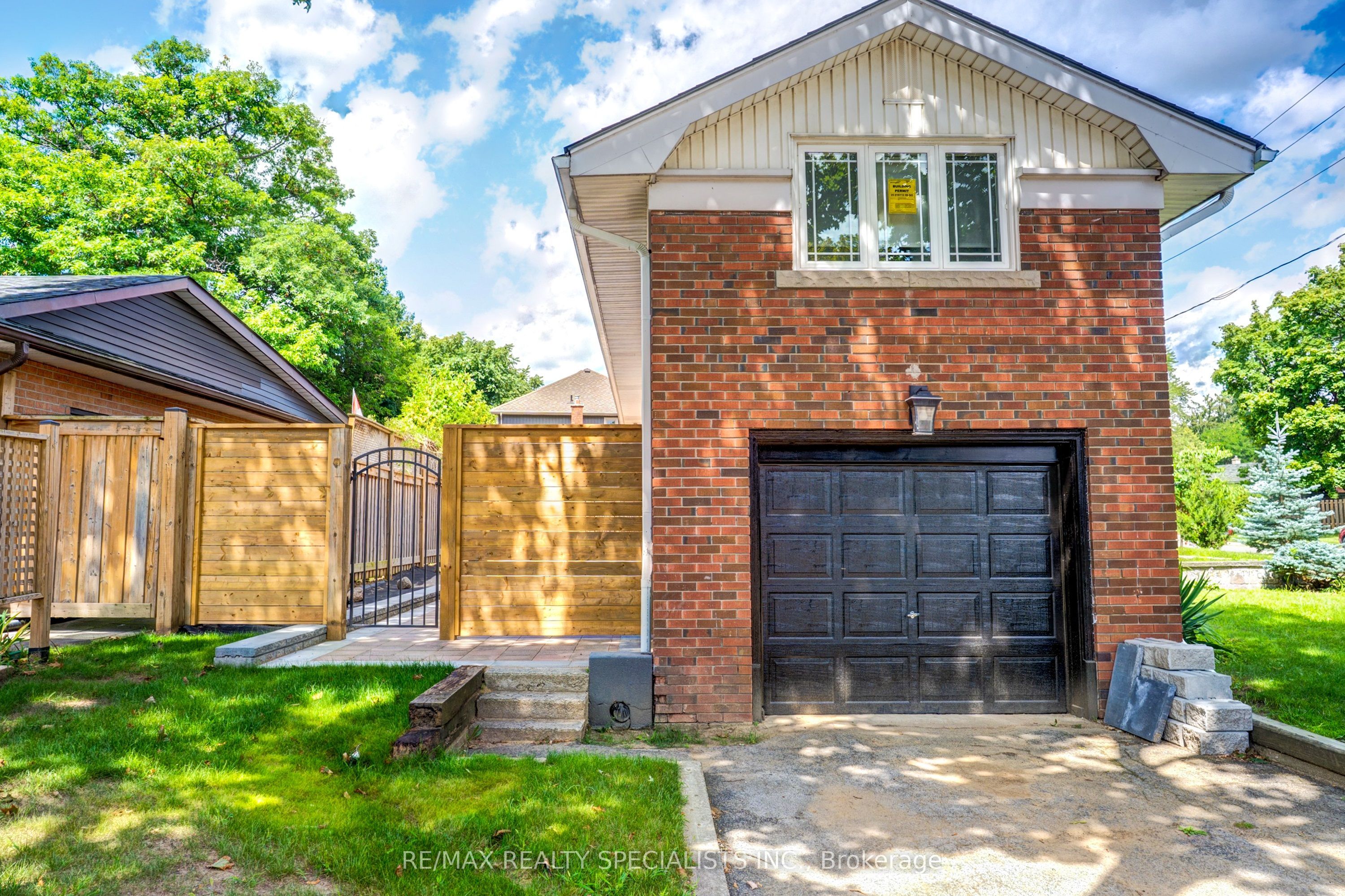 454 Mayzel Road MAIN, Burlington, ON L7R 3C3