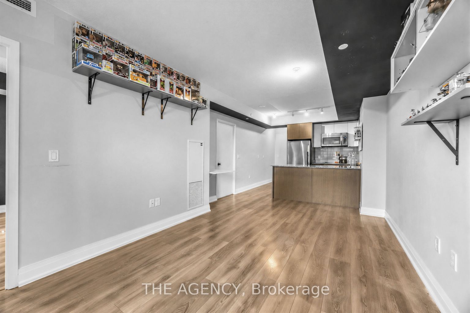 9 Valhalla Inn Road 1409, Toronto, ON M9B 0B2 photo 5