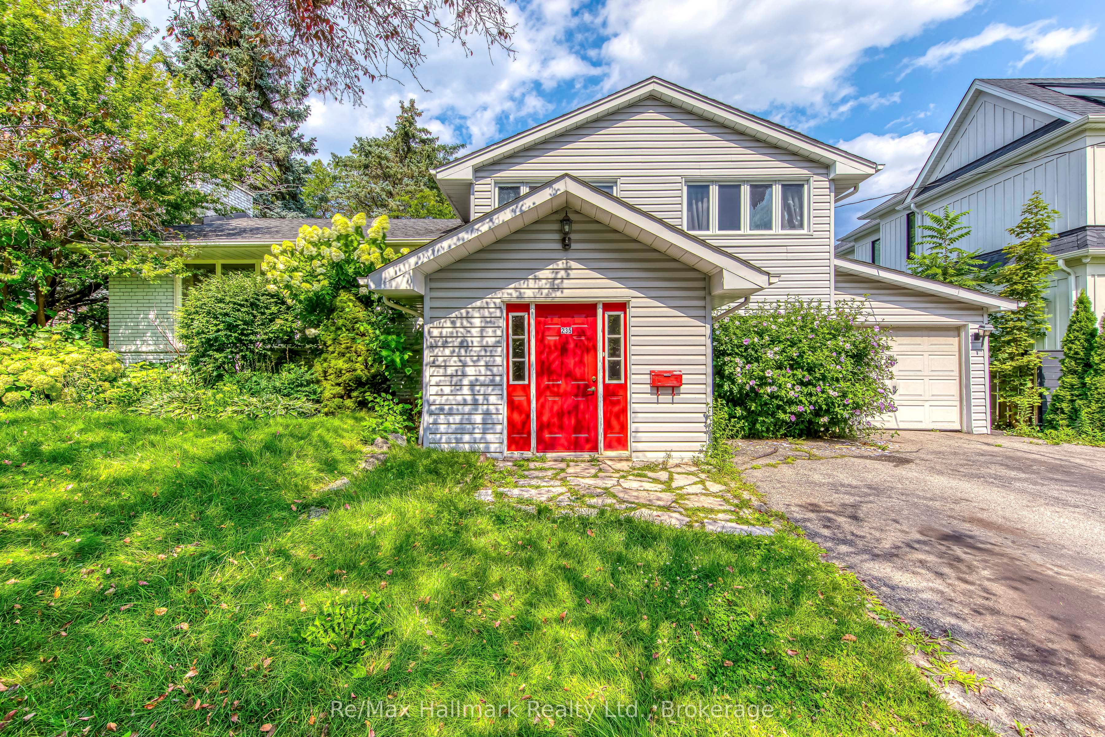 235 Tweedsdale Crescent, Oakville, ON L6L 4P8 photo 2