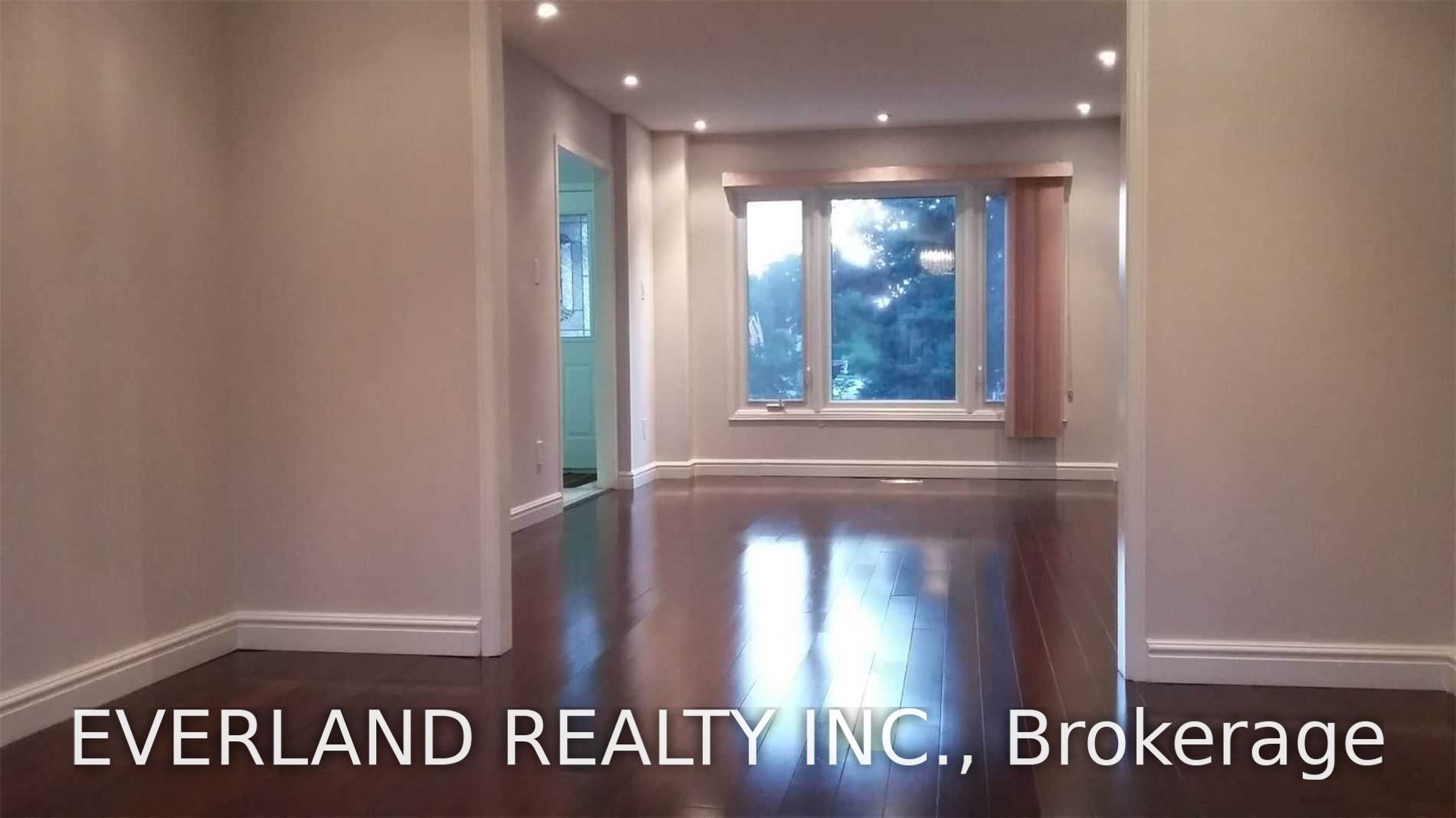 4101 Loyalist Drive, Mississauga, ON L5L 3Z1 photo 2