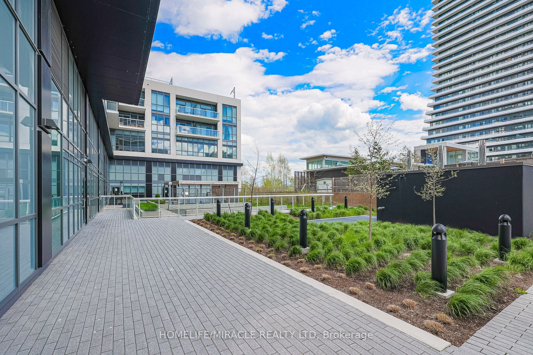 65 Annie Craig Drive 1110, Toronto, ON M8V 0C4 photo 3