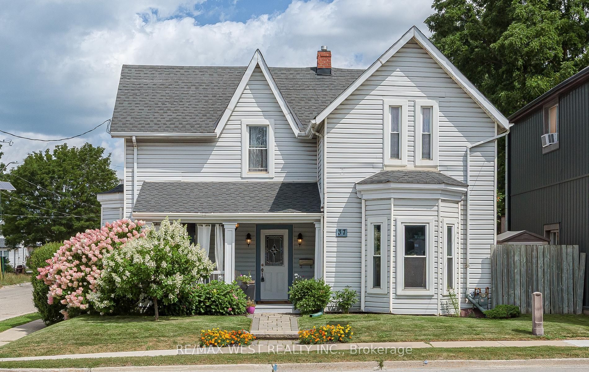 37 Main Street N, Halton Hills, ON L7J 1V5