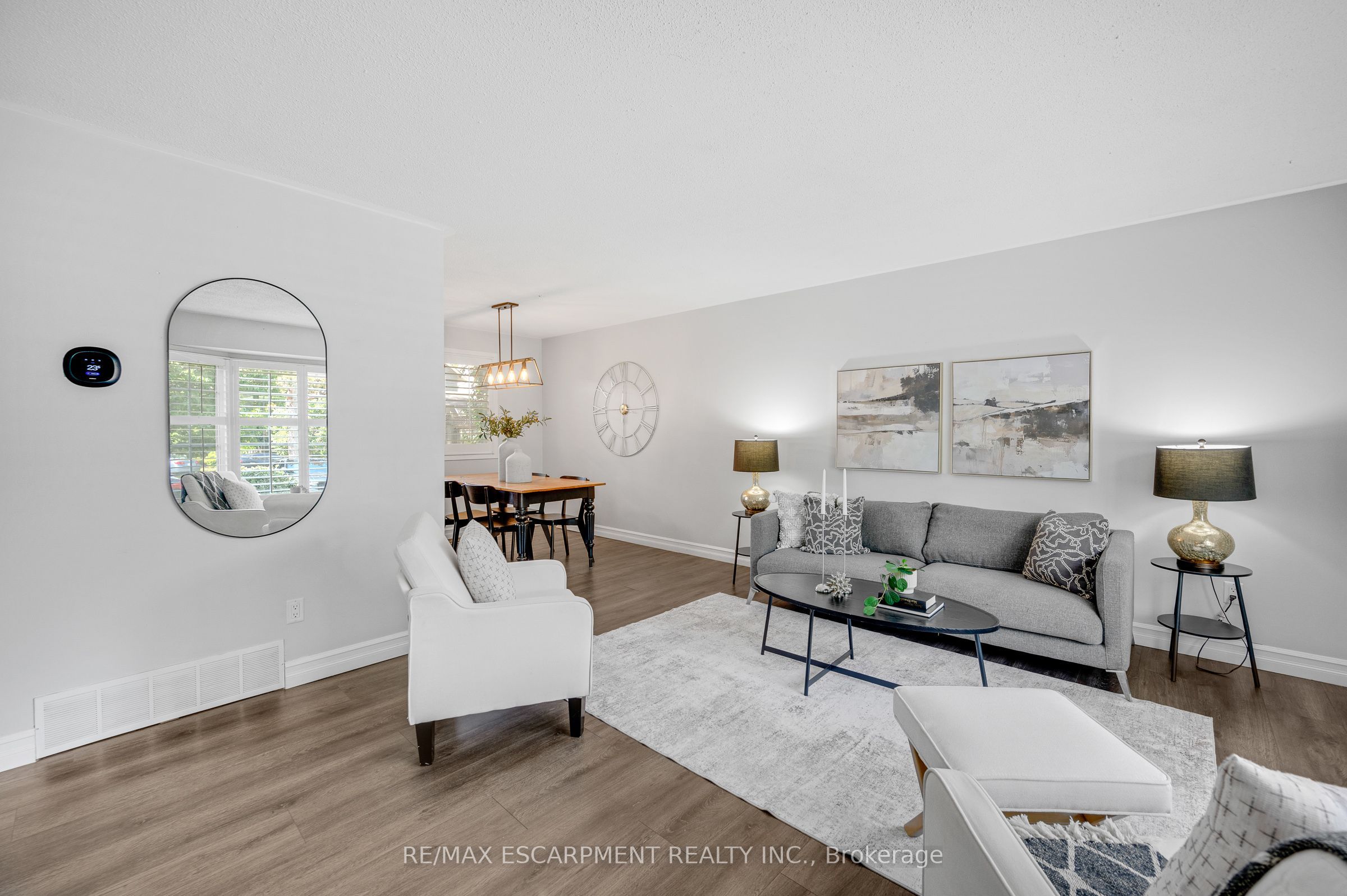 5073 Queen's Court, Burlington, ON L7L 3Z1 photo 5