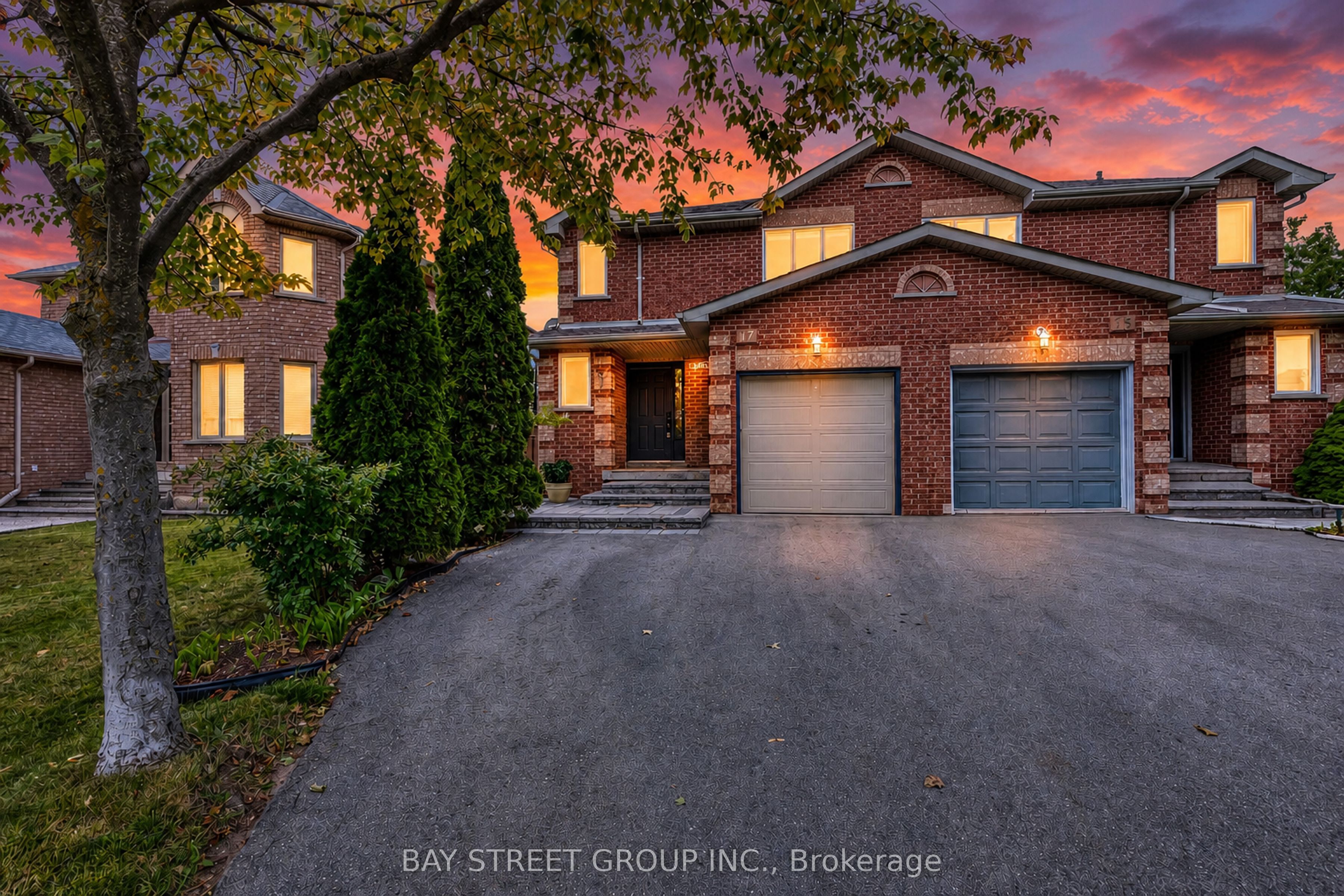 17 Inverhuron Trail, Oakville, ON L6H 5Z6 photo 2