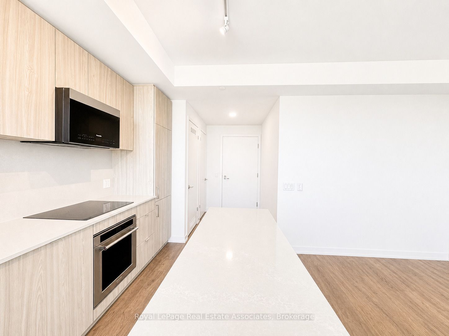251 Masonry Way 401, Mississauga, ON L5H 0B3 photo 4