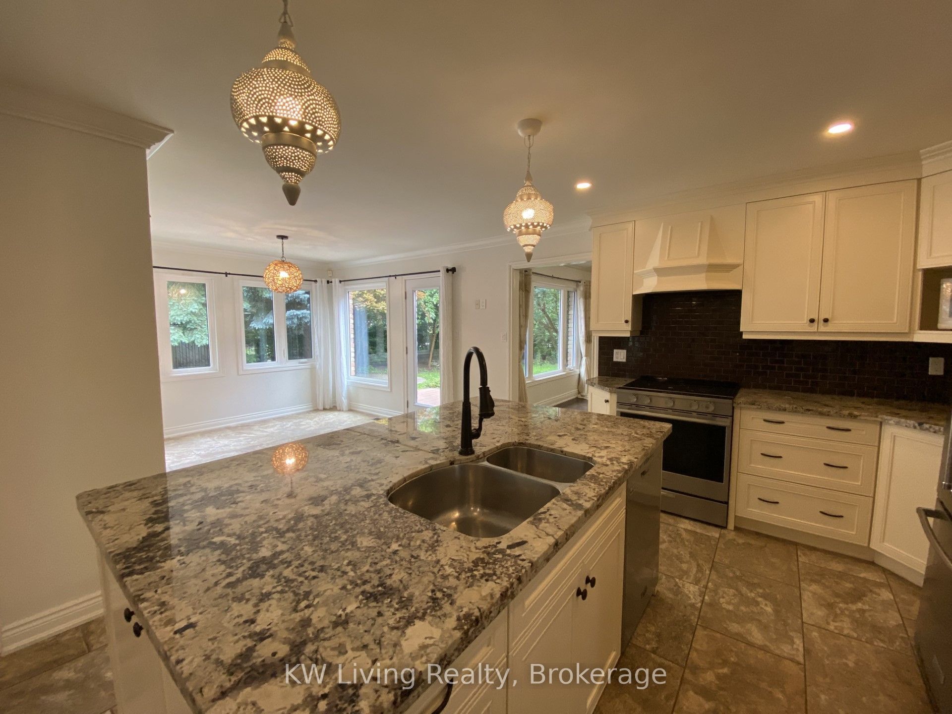 3241 Shoreline Drive E, Oakville, ON L6L 5Z1 photo 4