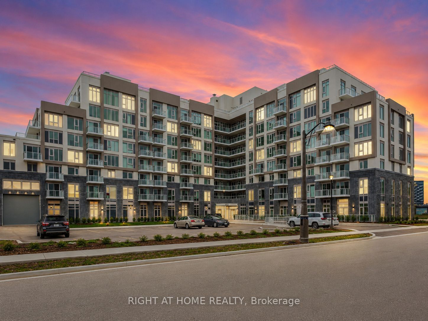 412 Silver Maple Road 303, Oakville, ON L6H 7E3