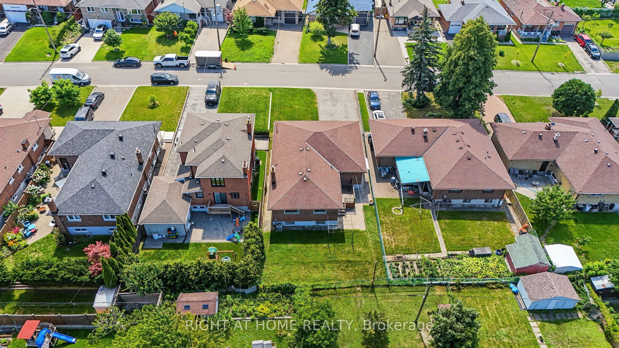 84 Raven Road, Toronto, ON M6L 2A7 photo 4