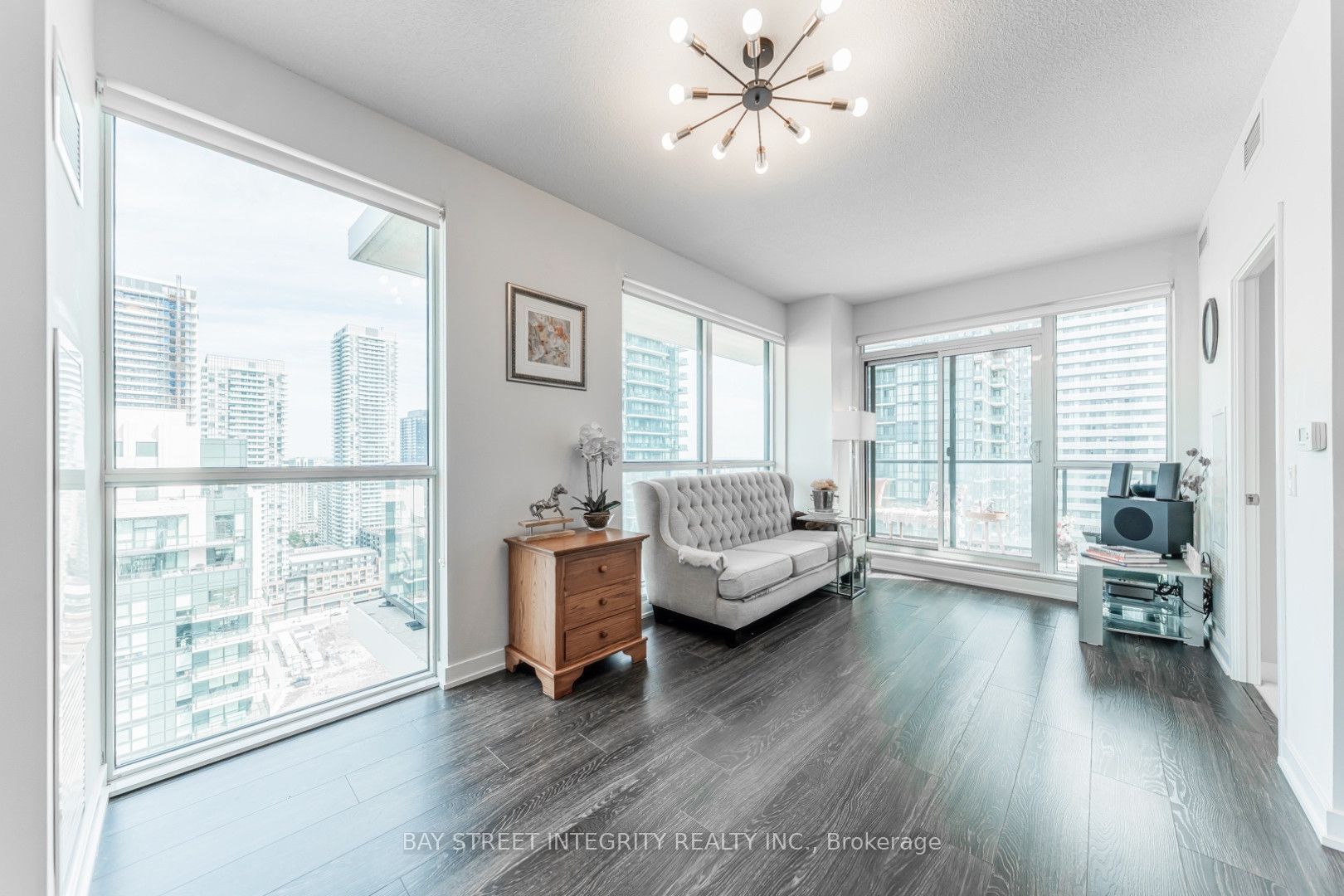4055 Parkside Village Drive 2815, Mississauga, ON L5B 0K2