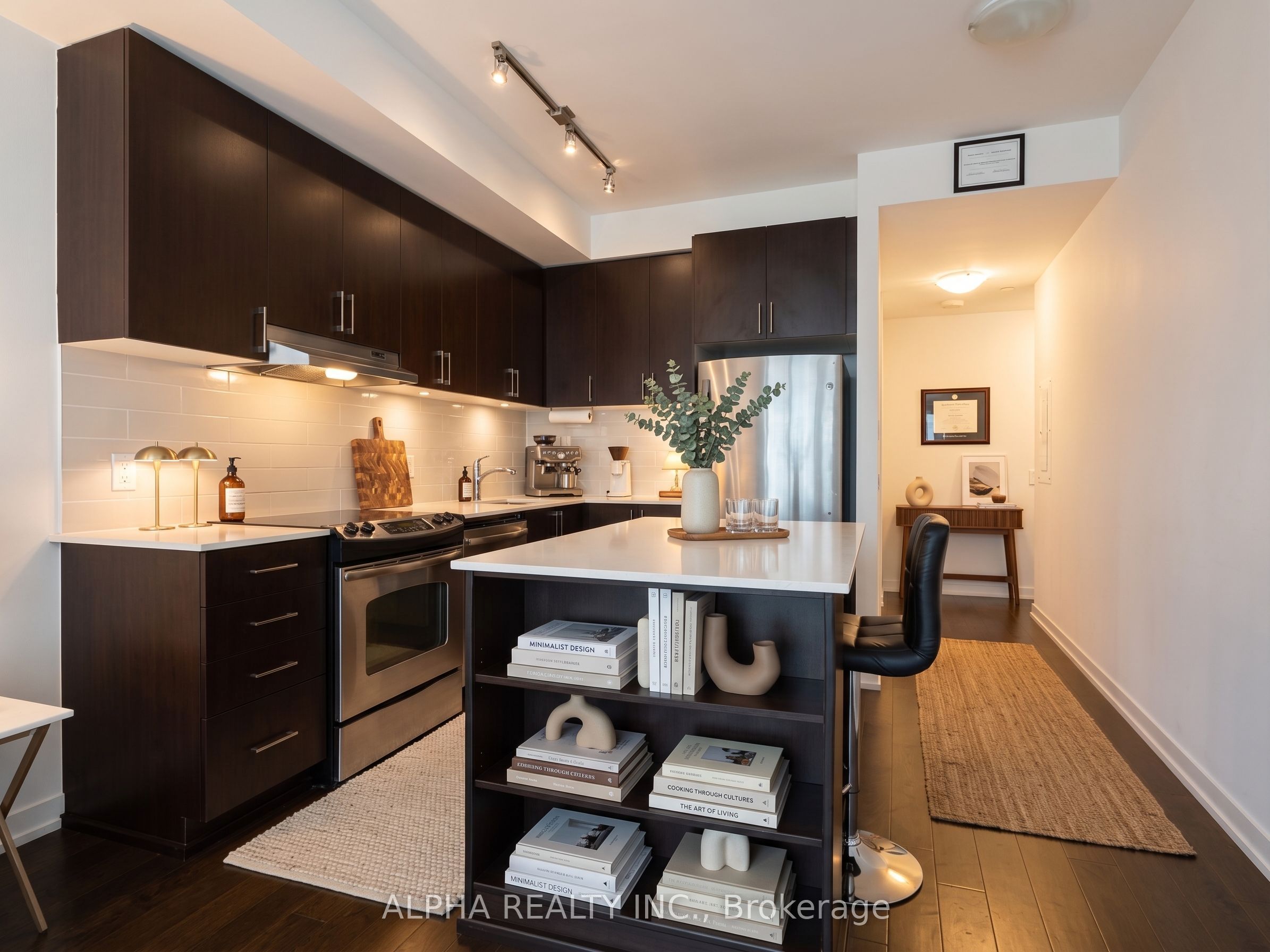 2560 Eglinton Avenue W 1002, Mississauga, ON L5M 0Y3 photo 3