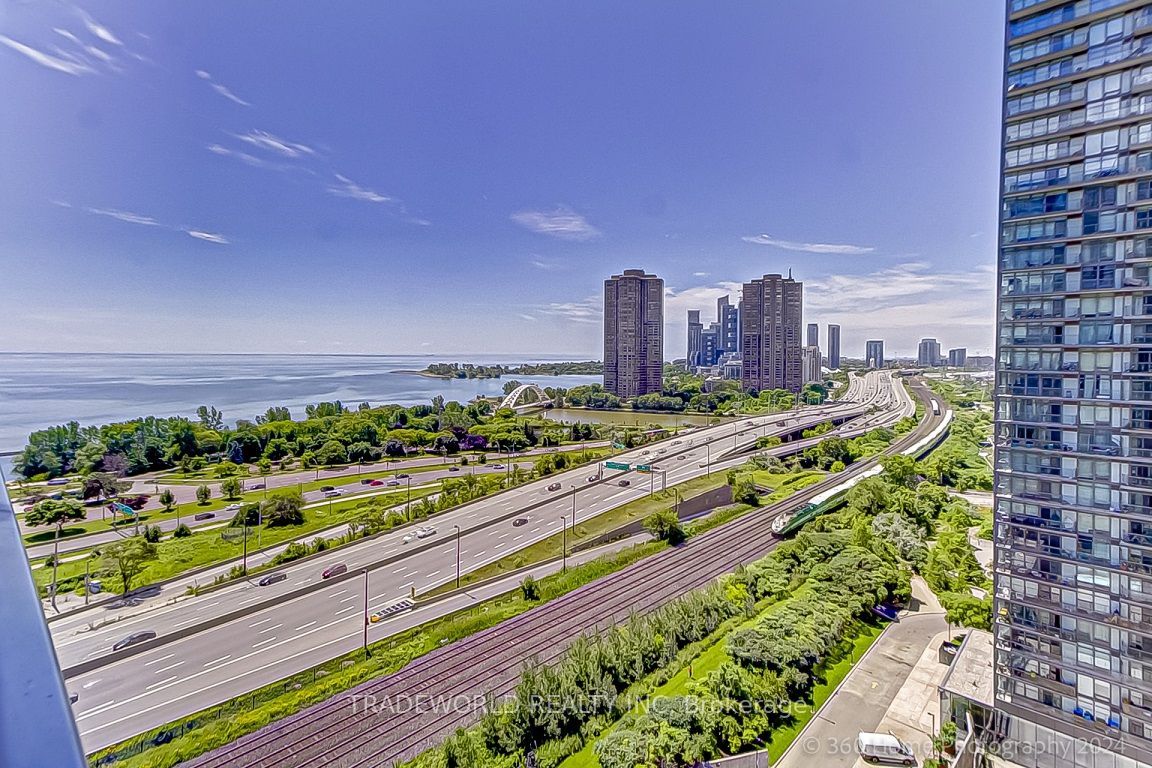 103 The Queensway 1107, Toronto, ON M6S 5B3 photo 2