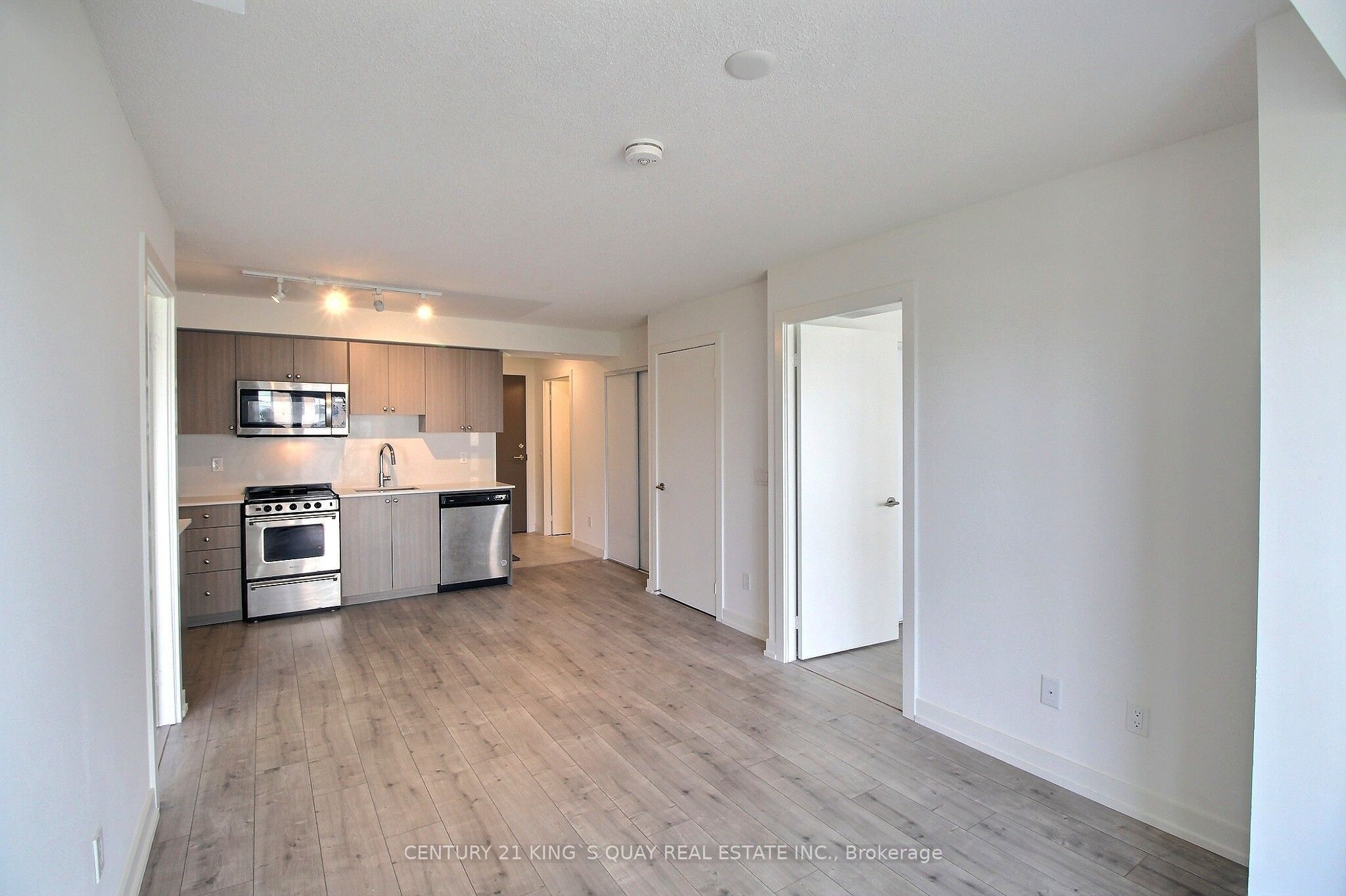10 Wilby Crescent 907, Toronto, ON M9N 0B6 photo 3