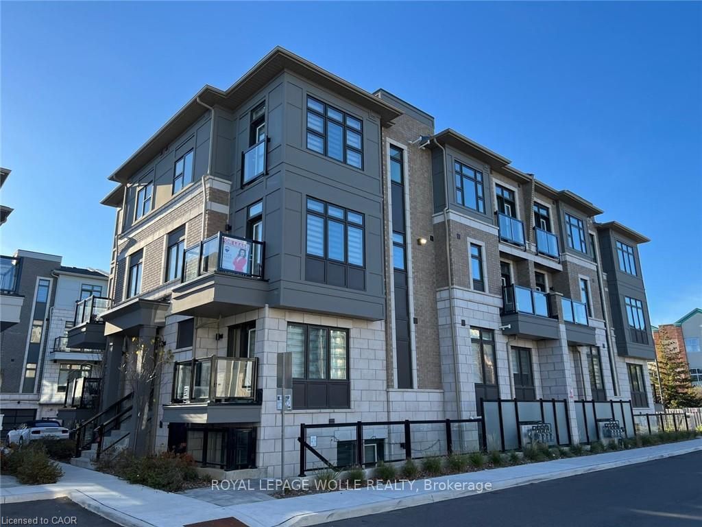 10 HALLIFORD Place 32, Brampton, ON L6P 4R1