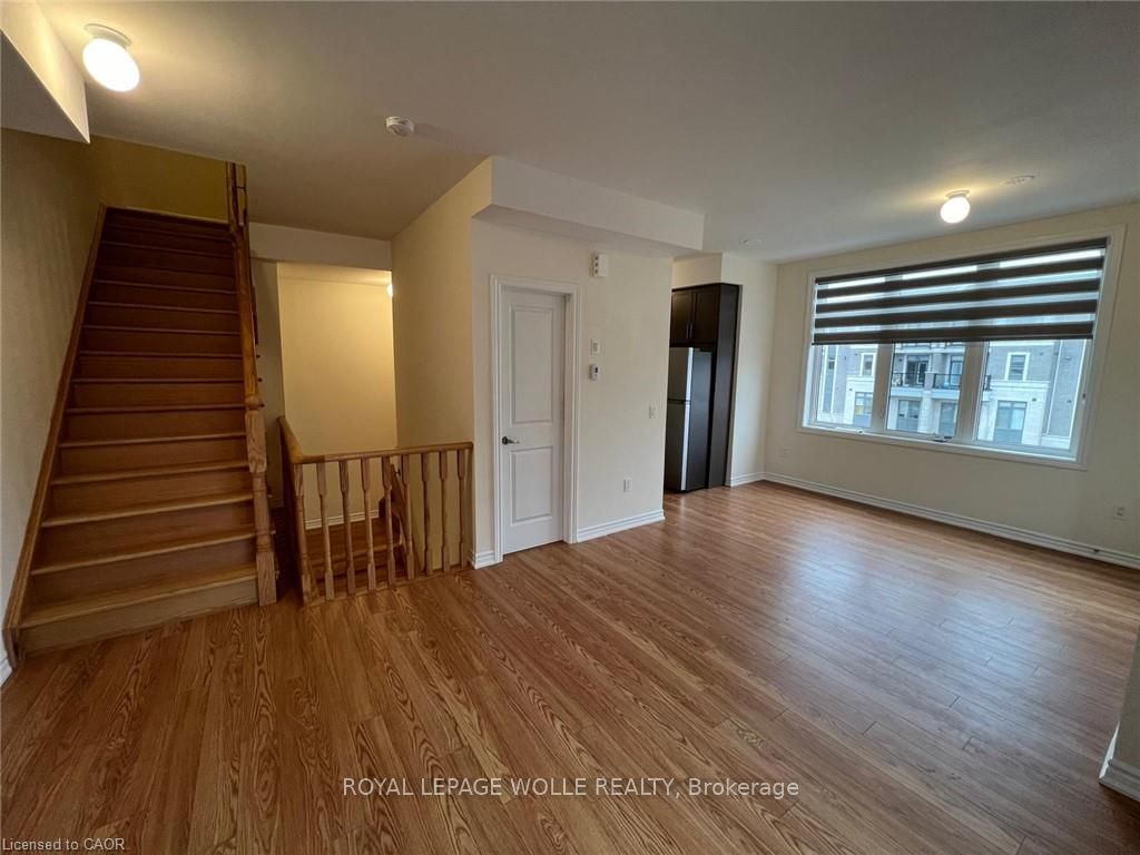 10 HALLIFORD Place 32, Brampton, ON L6P 4R1 photo 2
