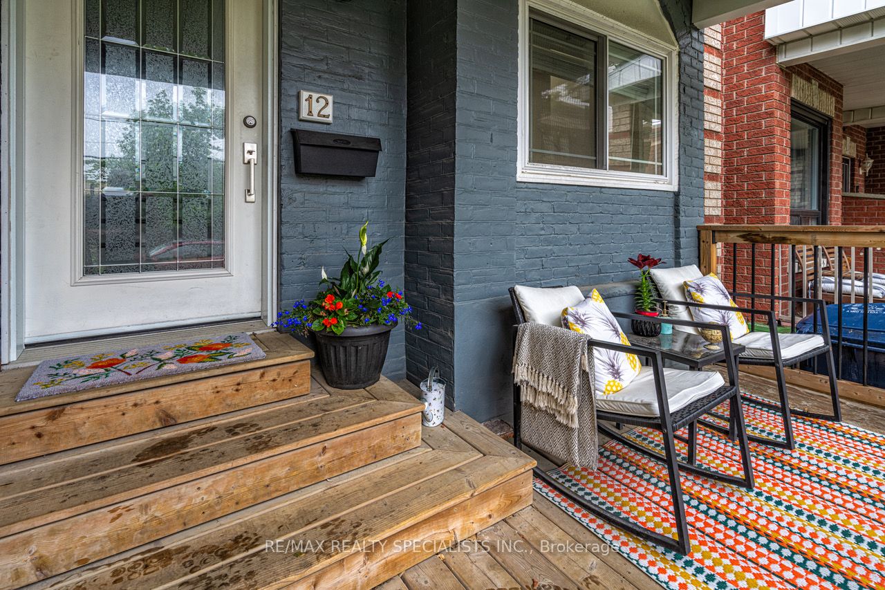 12 Wiltshire Avenue 1st Floor, Toronto, ON M6N 2V9 photo 3