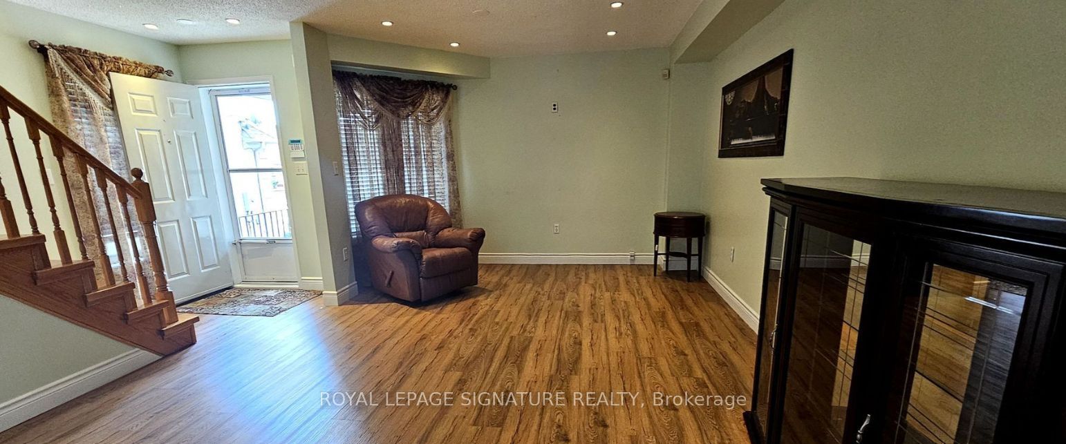 213 Fernforest Drive, Brampton, ON L6R 1T7 photo 2