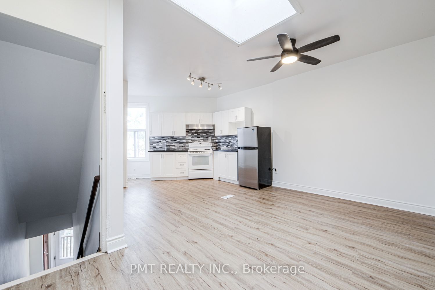 2045 Davenport Road Upper, Toronto, ON M6N 1C5 photo 4