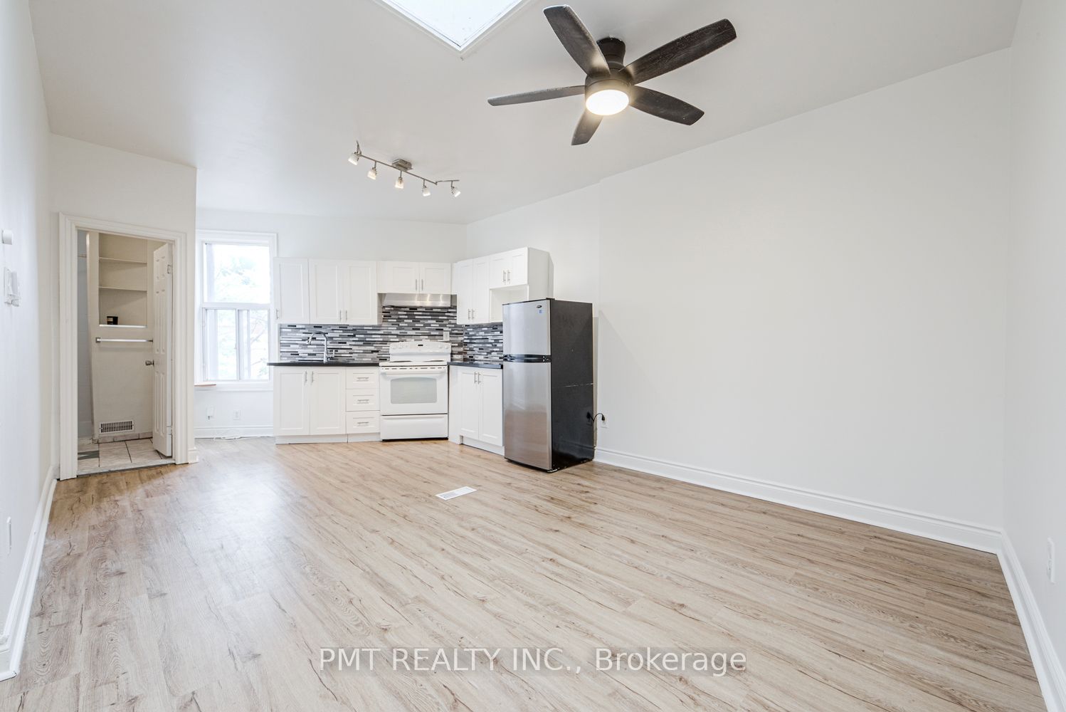 2045 Davenport Road Upper, Toronto, ON M6N 1C5 photo 5