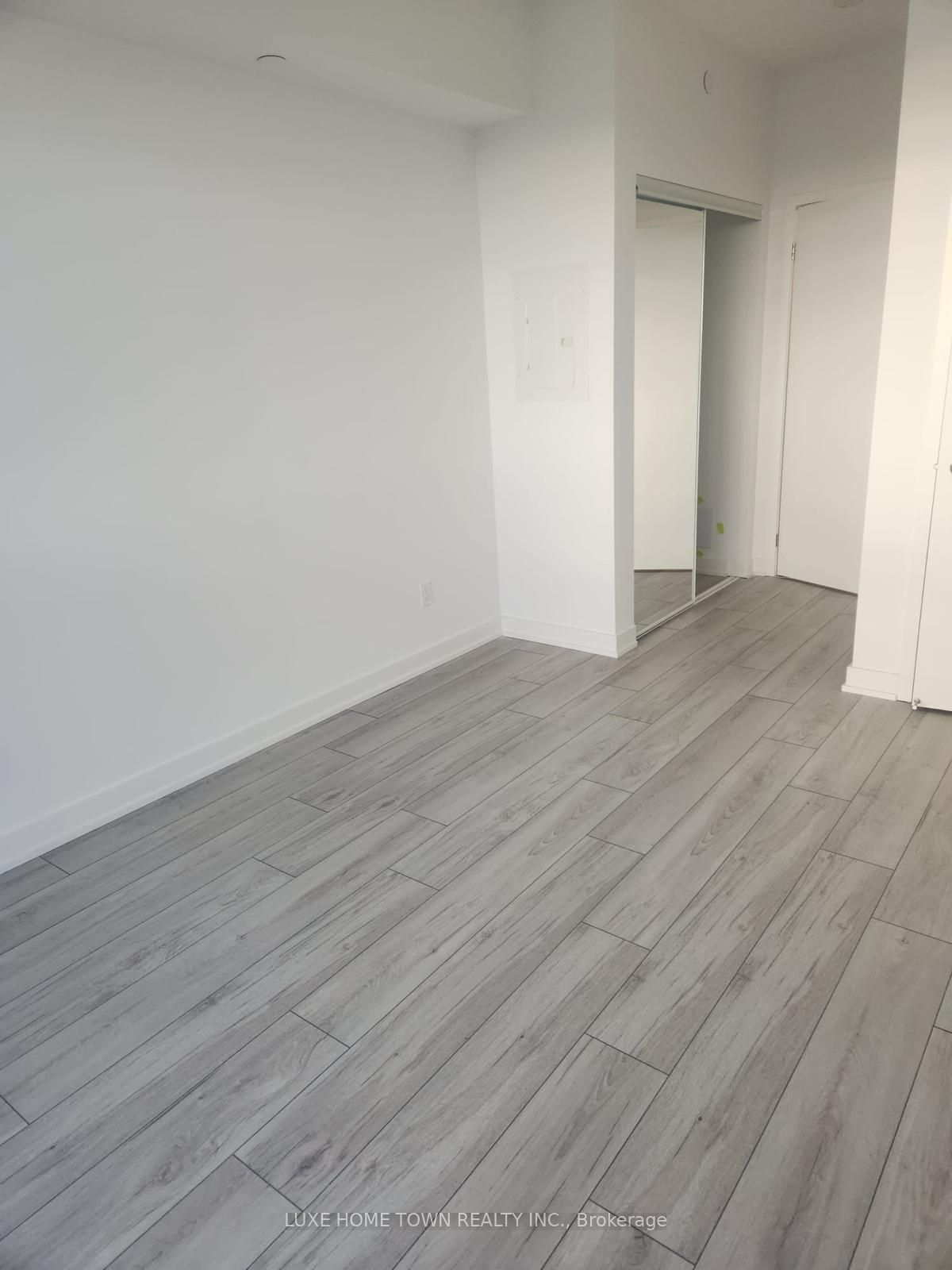 1035 Southdown Road 910, Mississauga, ON L5J 0A2 photo 5