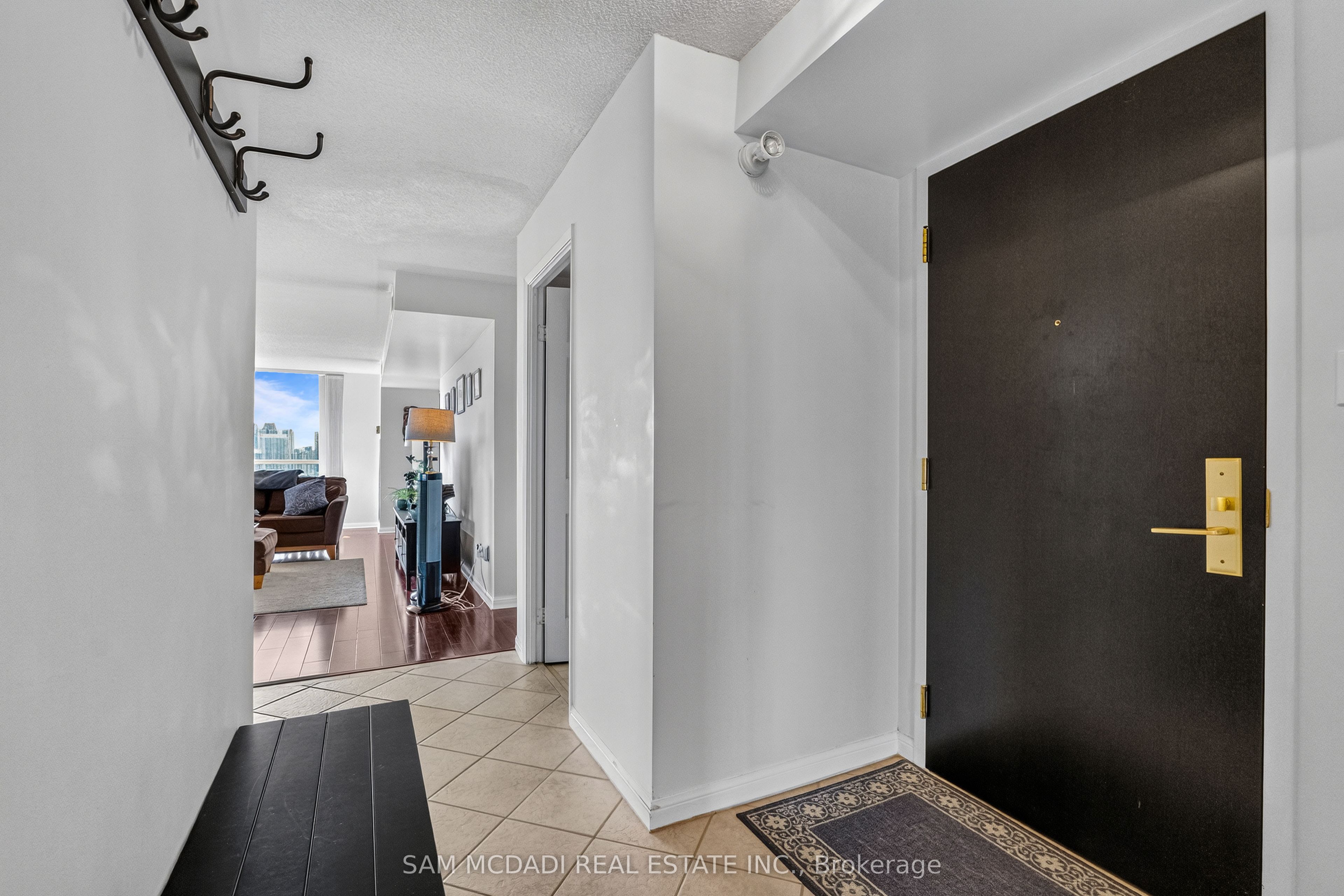 55 Kingsbridge Garden Circle 2305, Mississauga, ON L5R 1Y1 photo 2