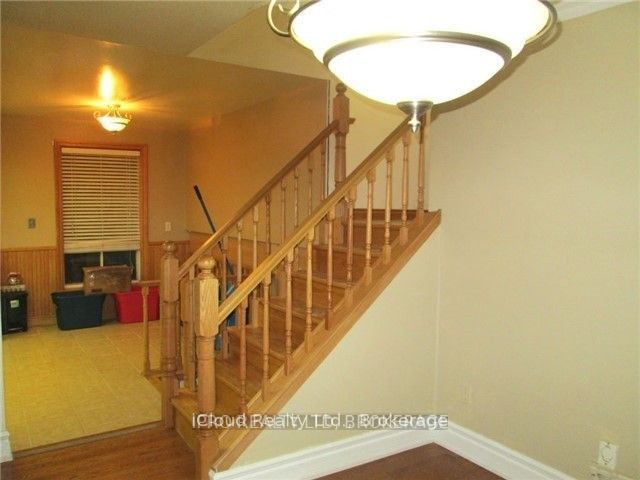 11 Judith Crescent, Brampton, ON L6S 3J3 photo 4