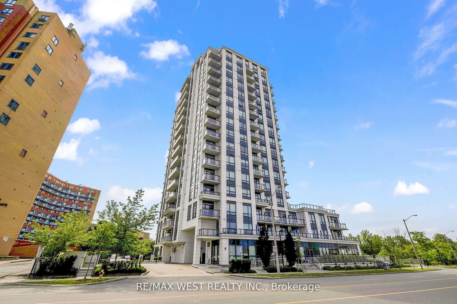 840 Queens Plate Drive 1211, Toronto, ON M9W 0E7 photo 2