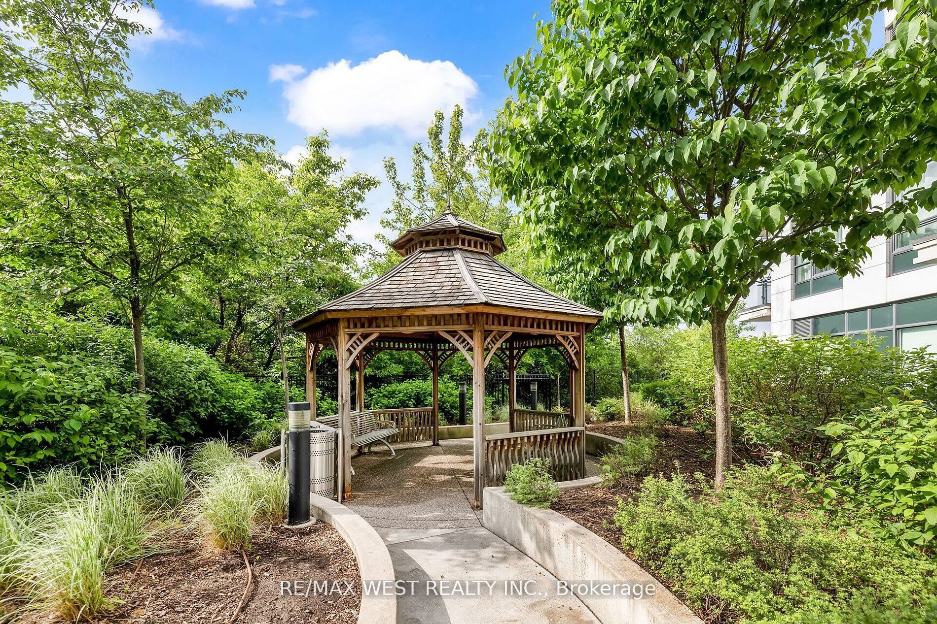 840 Queens Plate Drive 1211, Toronto, ON M9W 0E7 photo 3