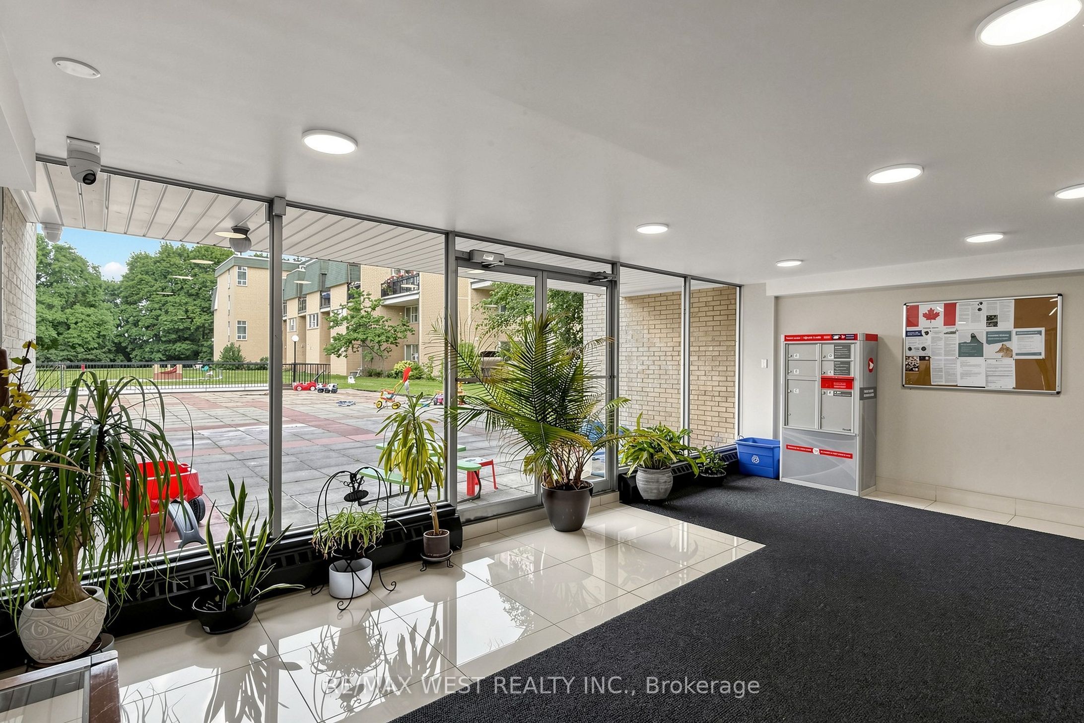 1624 Bloor Street 105, Mississauga, ON L4X 2S2 photo 5