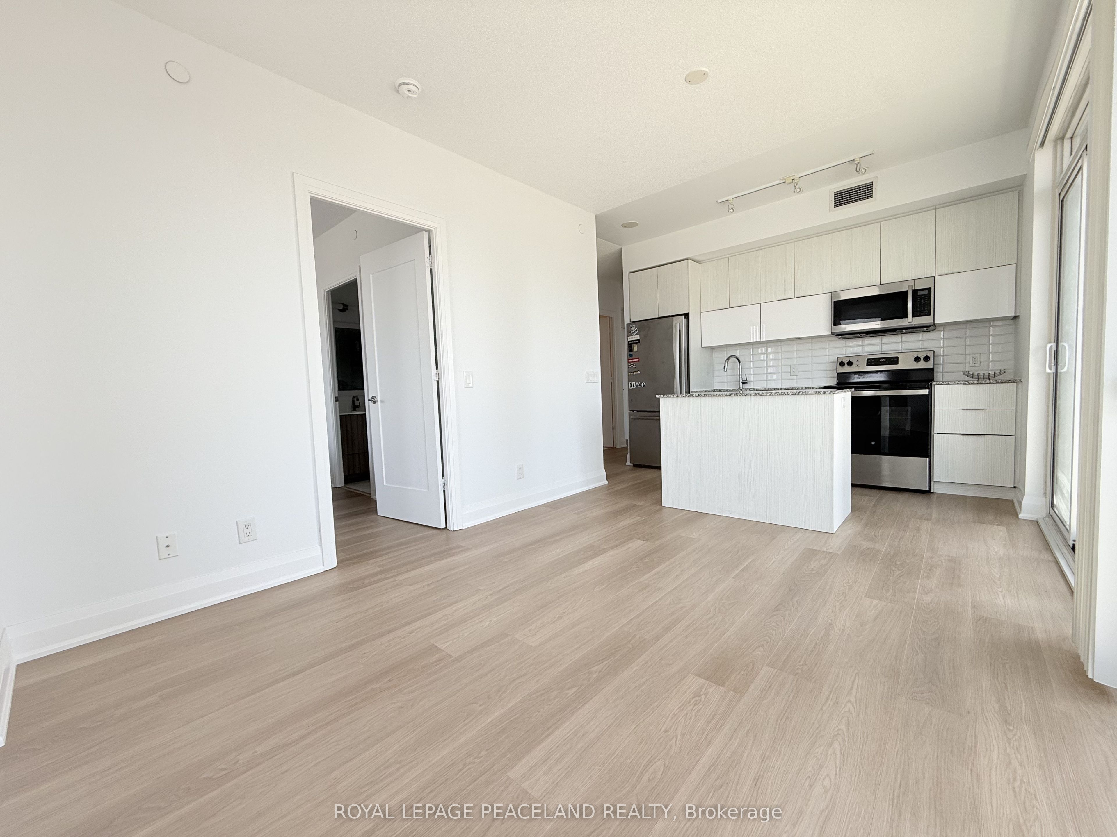 56 Annie Craig Drive 2005, Toronto, ON M8V 0C8 photo 3