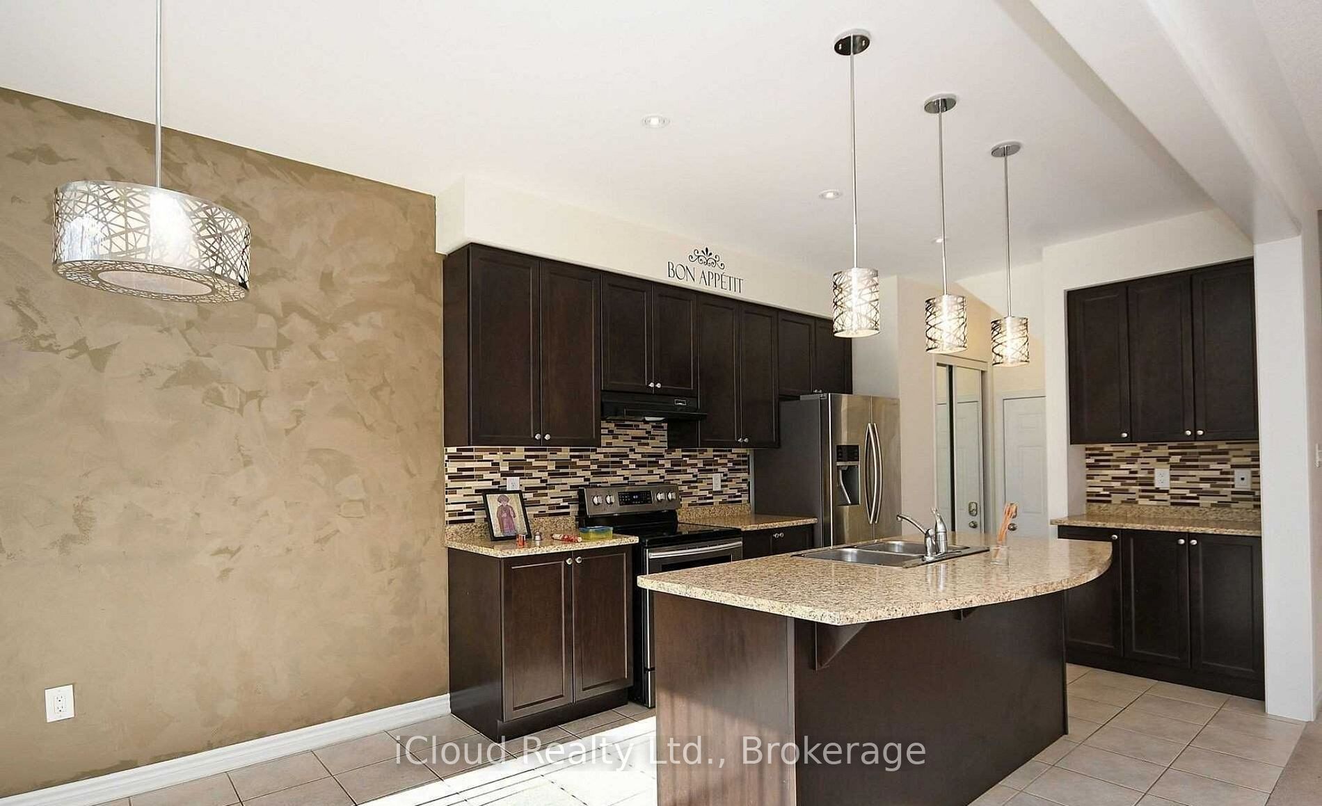 16 Stedford Crescent Upper, Brampton, ON L7A 4P5 photo 5
