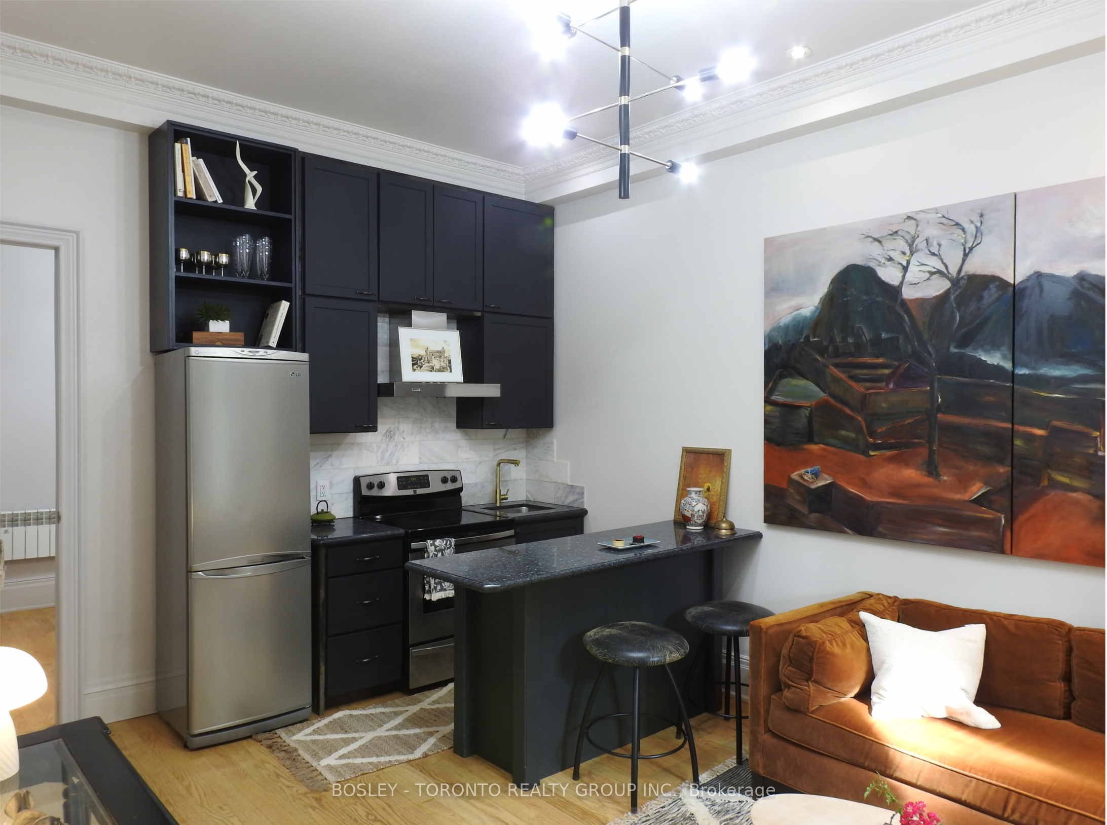 21 Lansdowne Avenue 1, Toronto, ON M6K 2V7 photo 3
