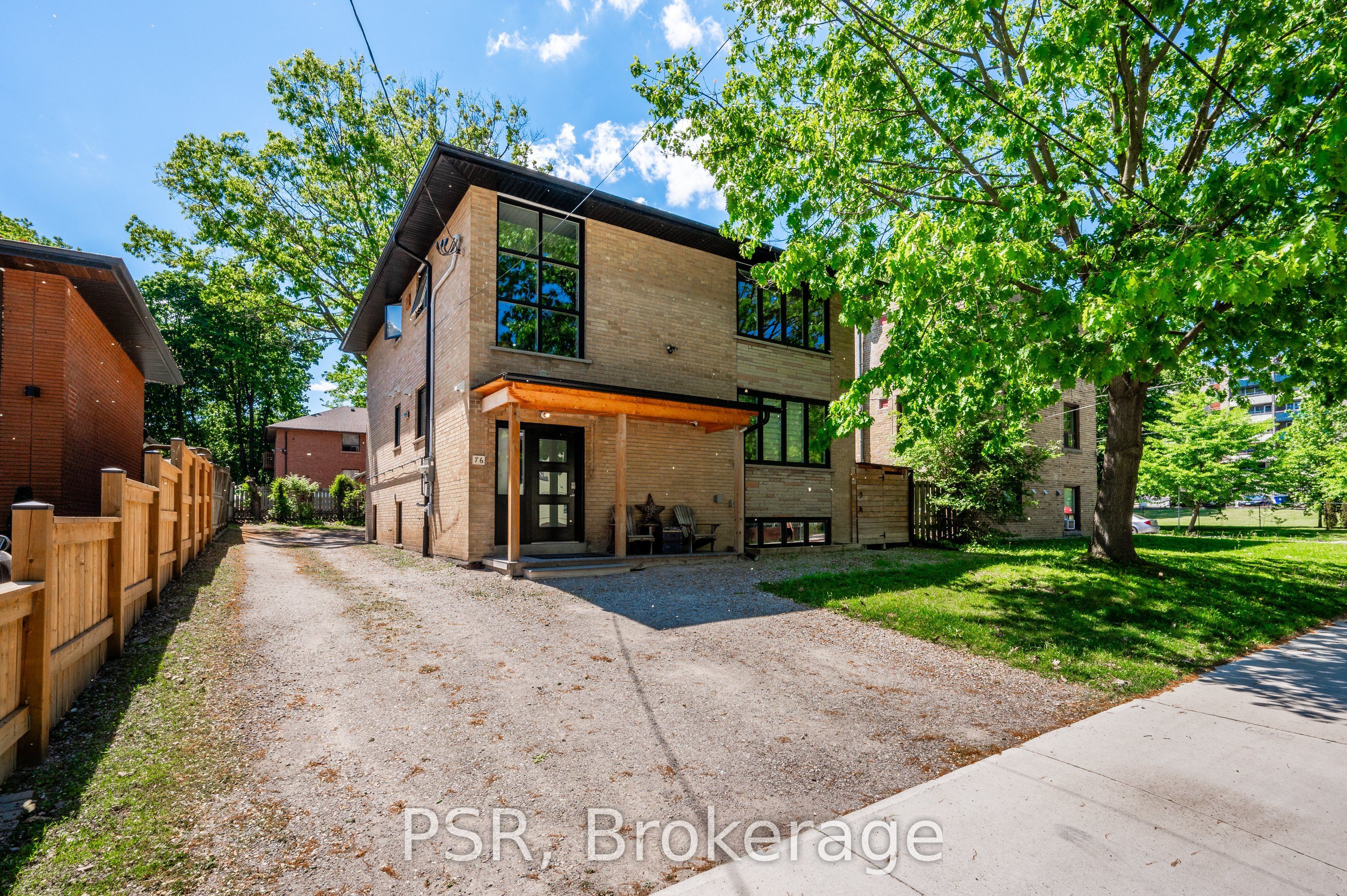 76 Thirty Fifth Street N Lower A, Toronto, ON M8W 3K4