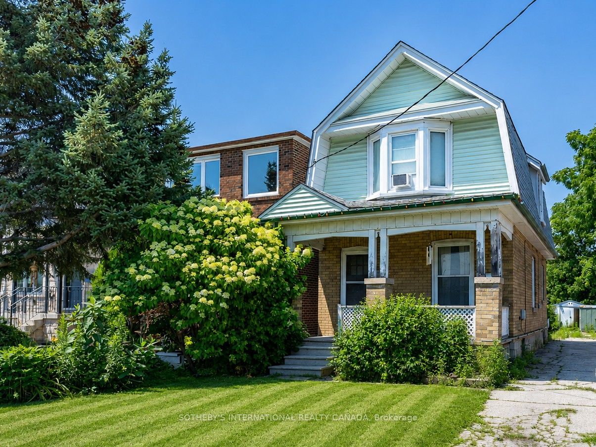 4 Marshall Boulevard, Toronto, ON M6N 2R7