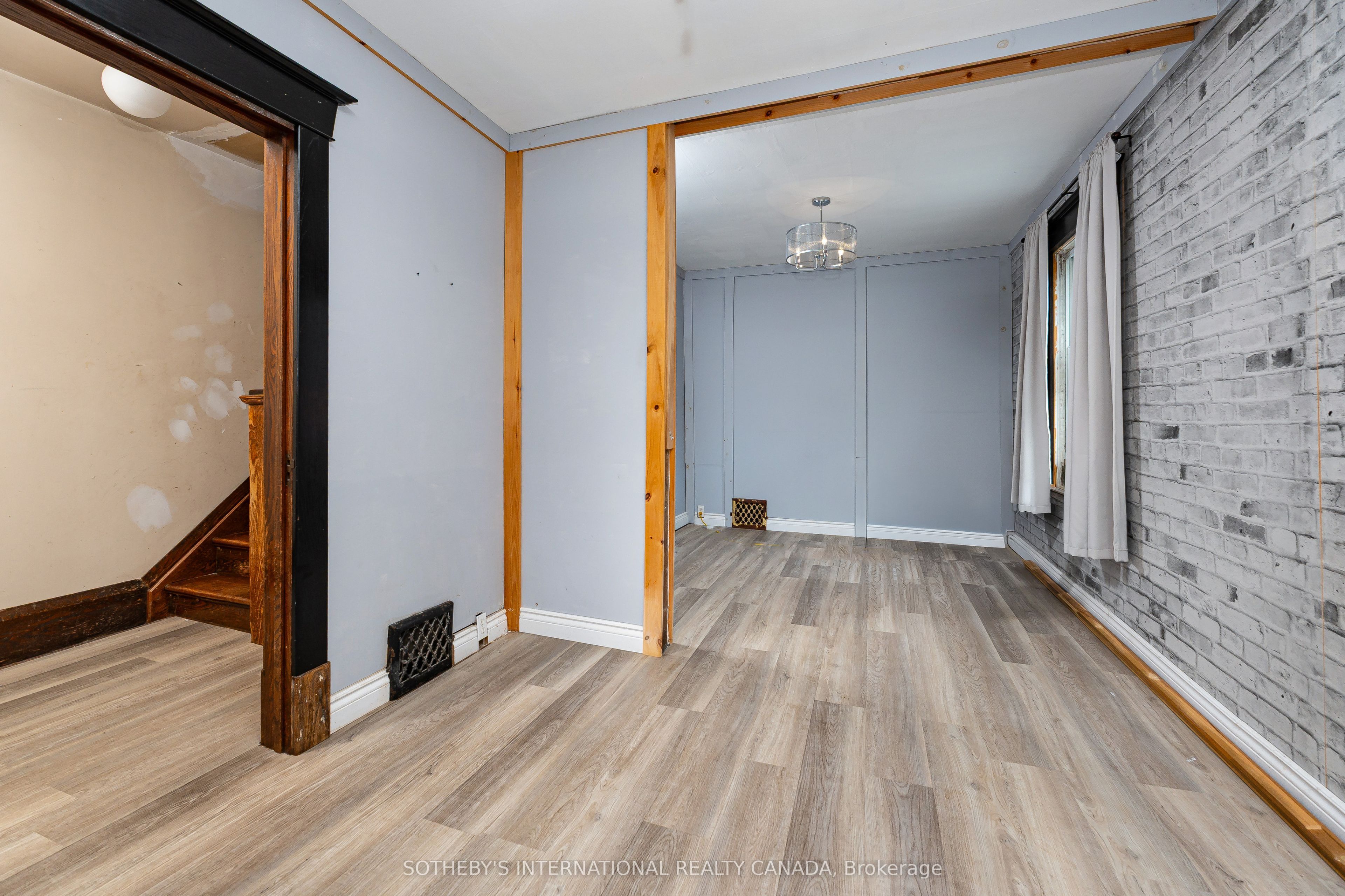 4 Marshall Boulevard, Toronto, ON M6N 2R7 photo 3