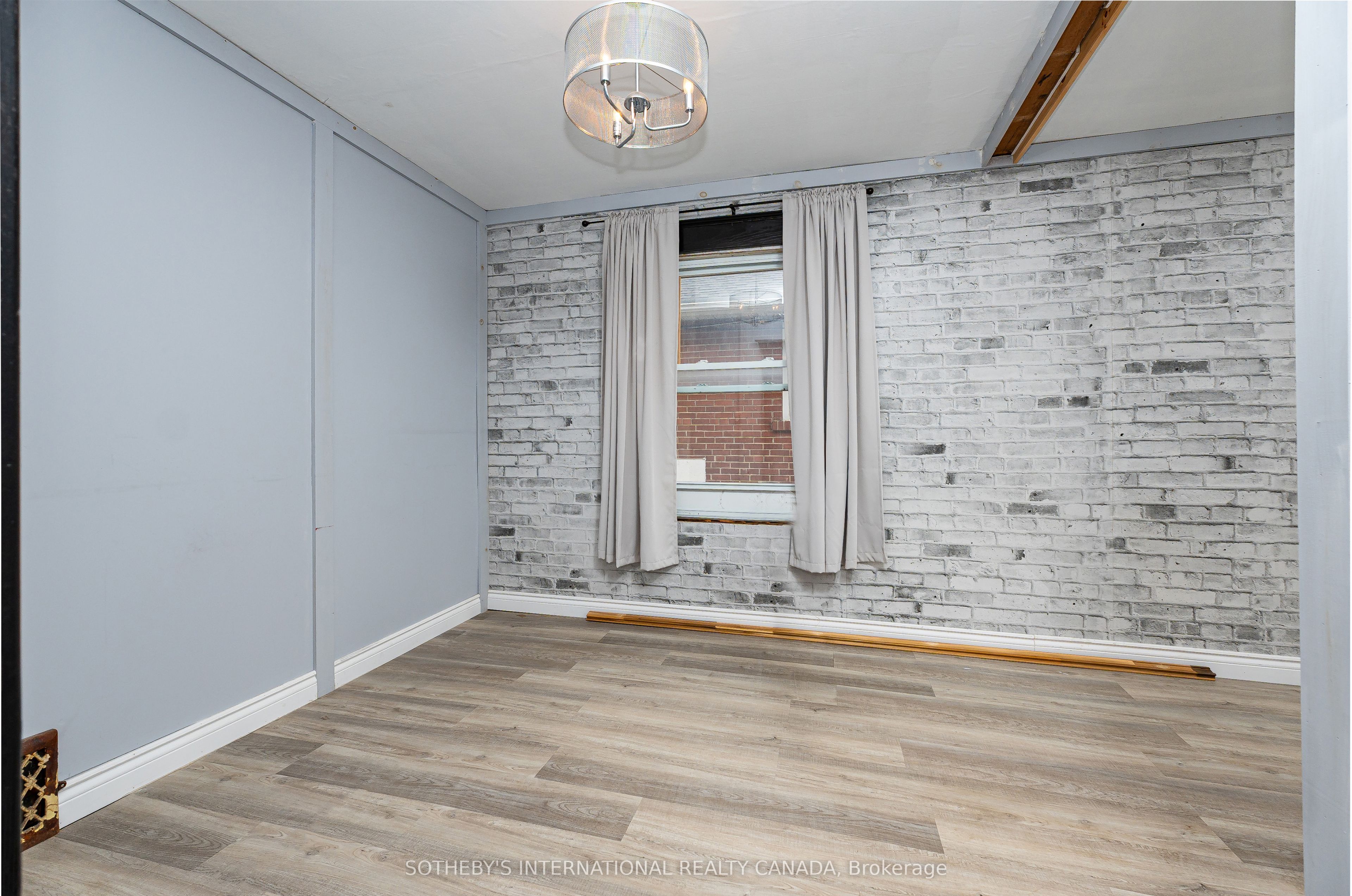 4 Marshall Boulevard, Toronto, ON M6N 2R7 photo 4