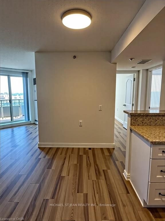 4640 Kimbermount Avenue 707, Mississauga, ON L5M 5W6 photo 3