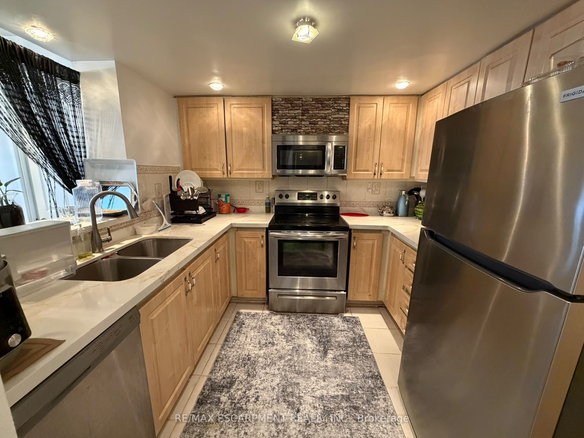 325 Webb Drive 802, Mississauga, ON L5B 3Z9 photo 4