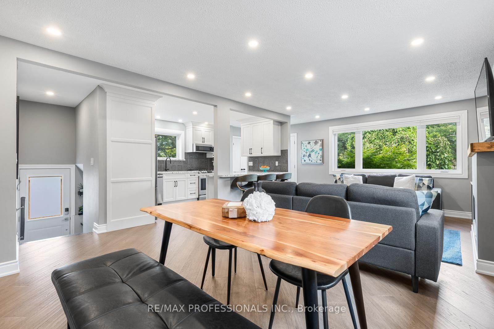 20 Hollister Road, Toronto, ON M9C 4M7 photo 3